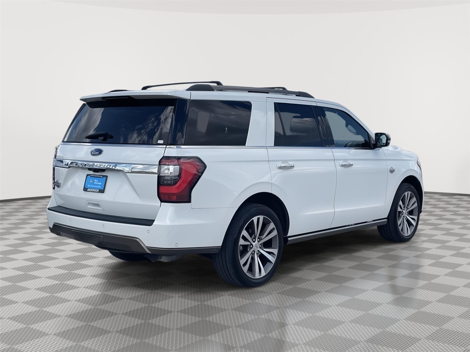 Vehicle photo 7