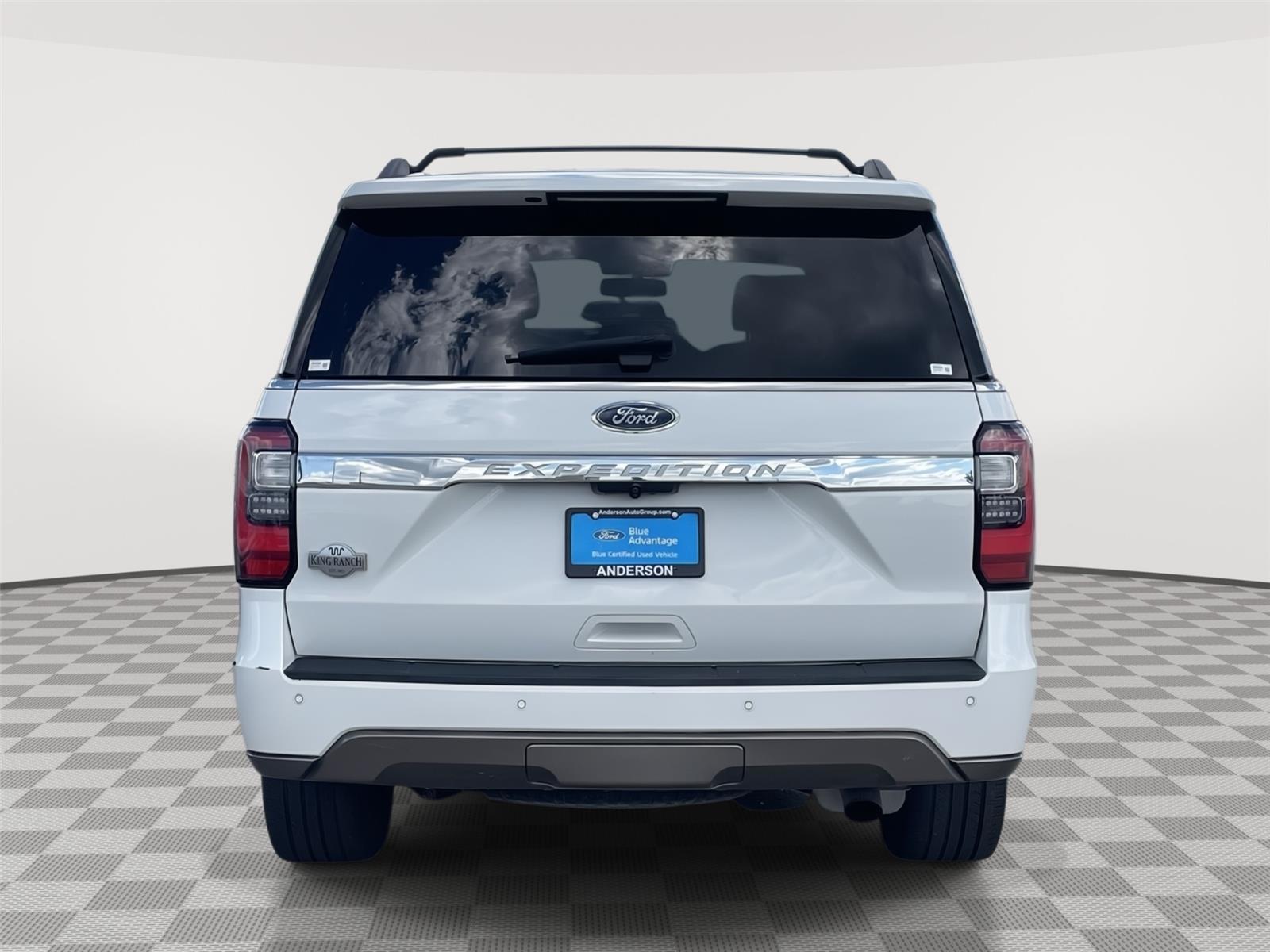 Vehicle photo 8