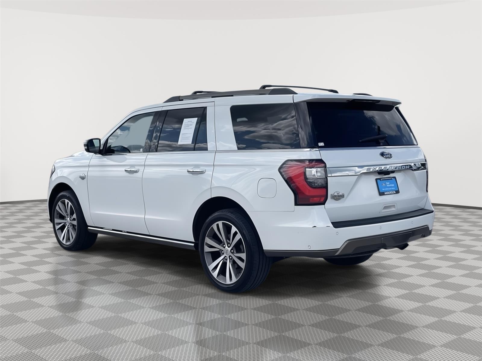 Vehicle photo 9