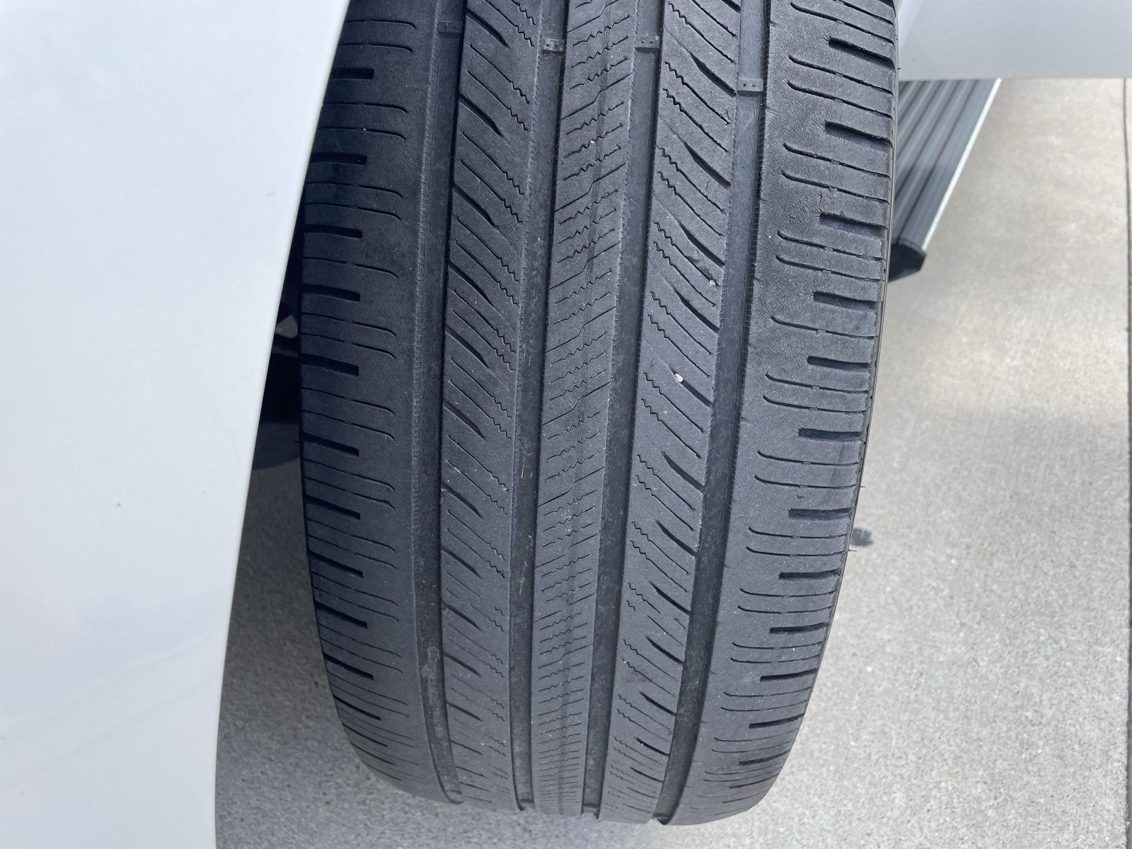 Vehicle photo 11