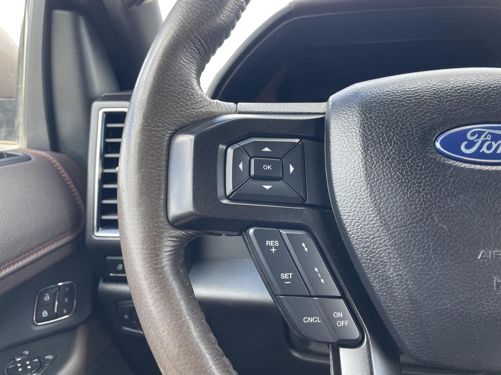 Vehicle photo 13