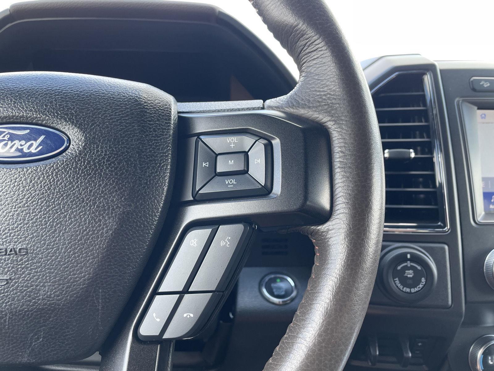 Vehicle photo 14