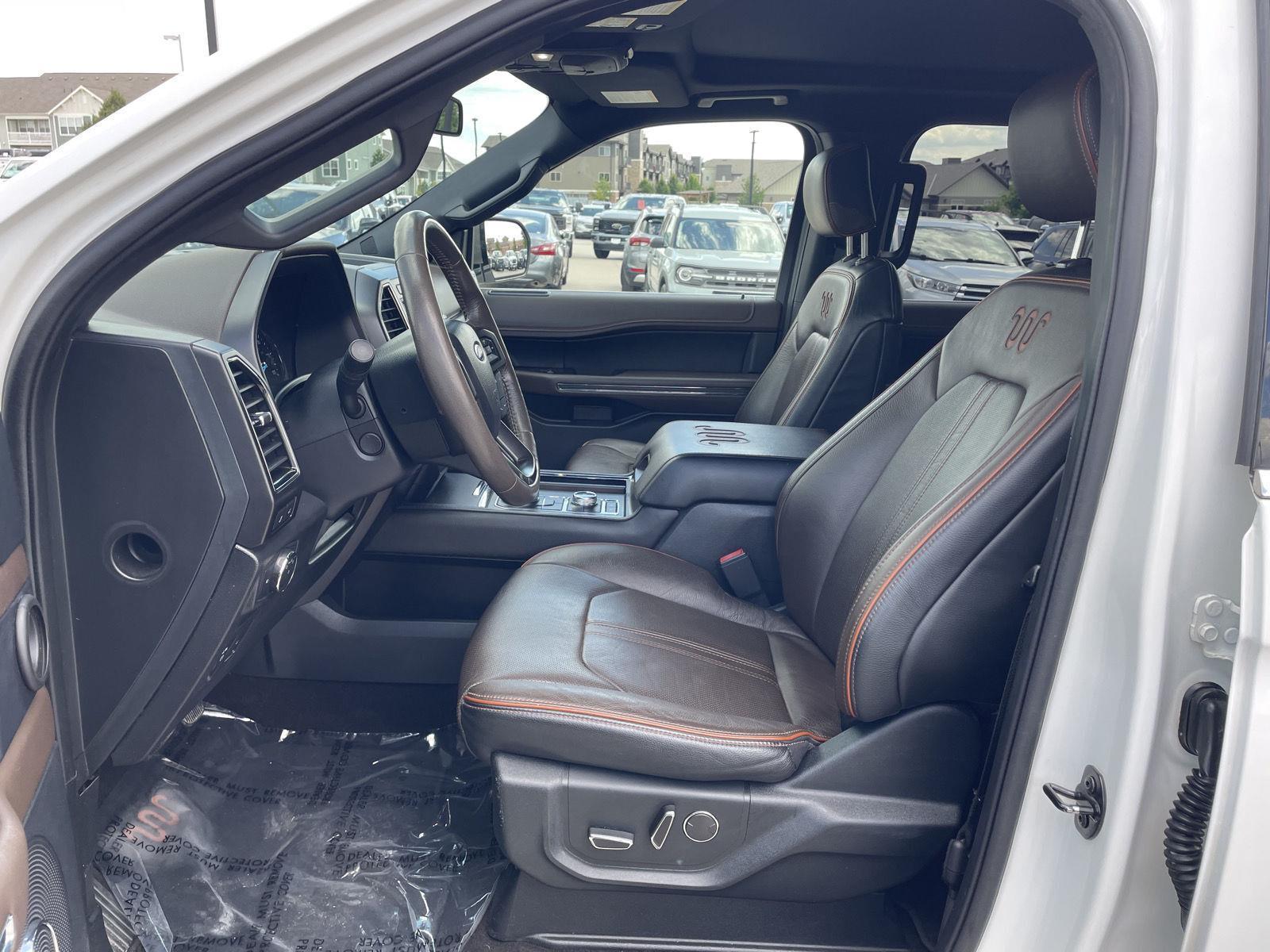 Vehicle photo 17