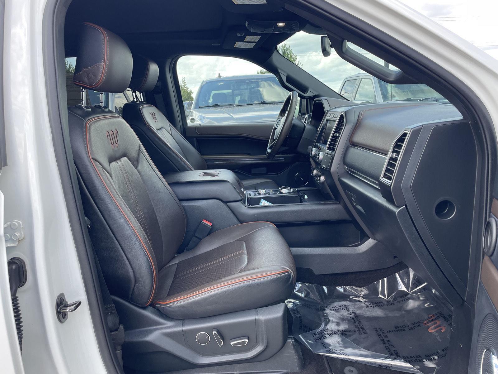 Vehicle photo 19