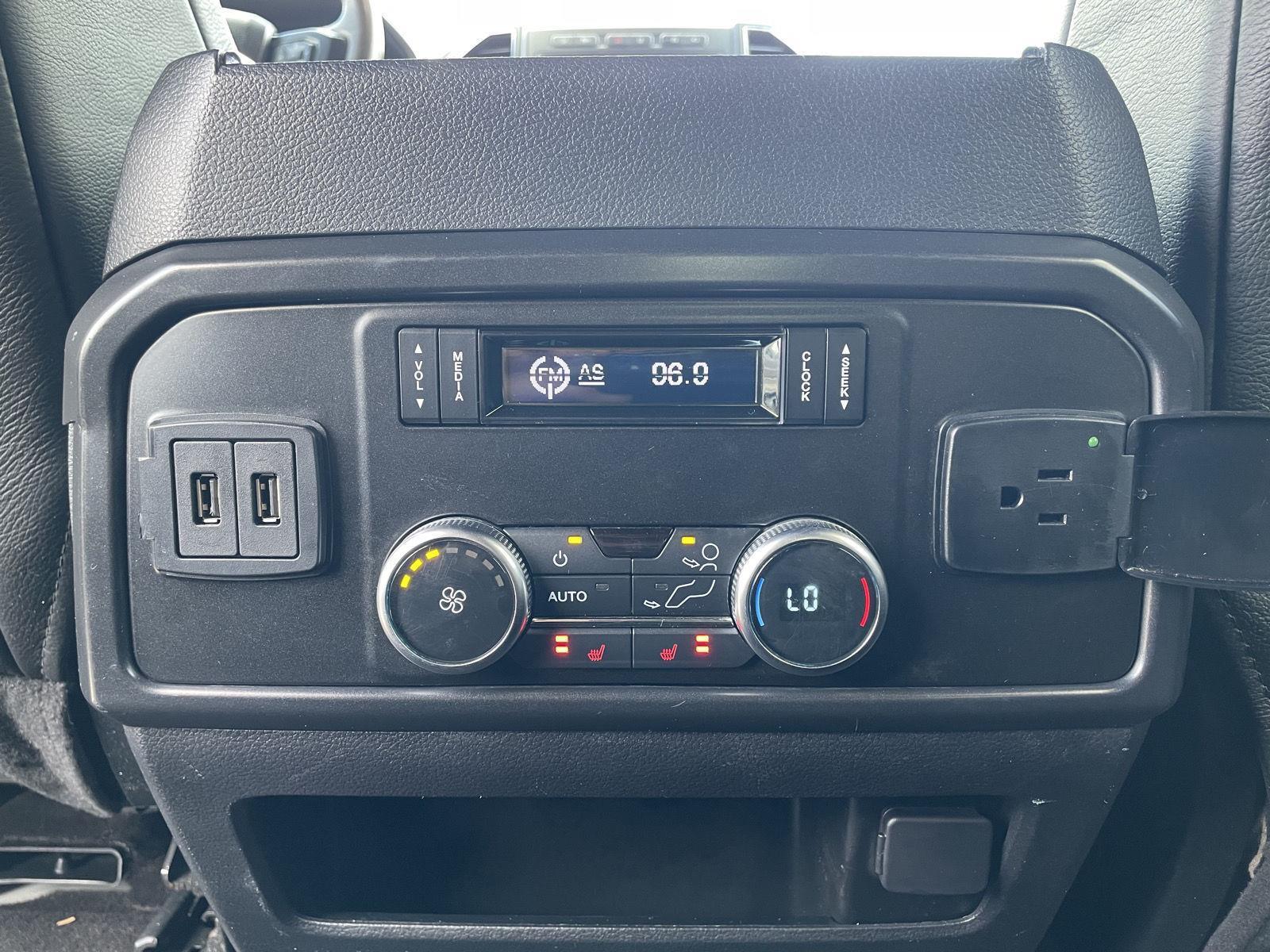 Vehicle photo 21