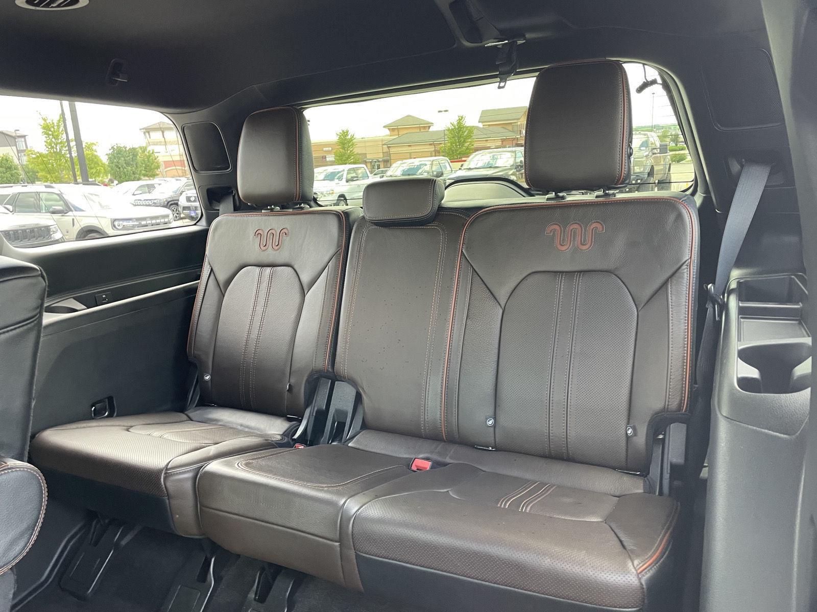Vehicle photo 22