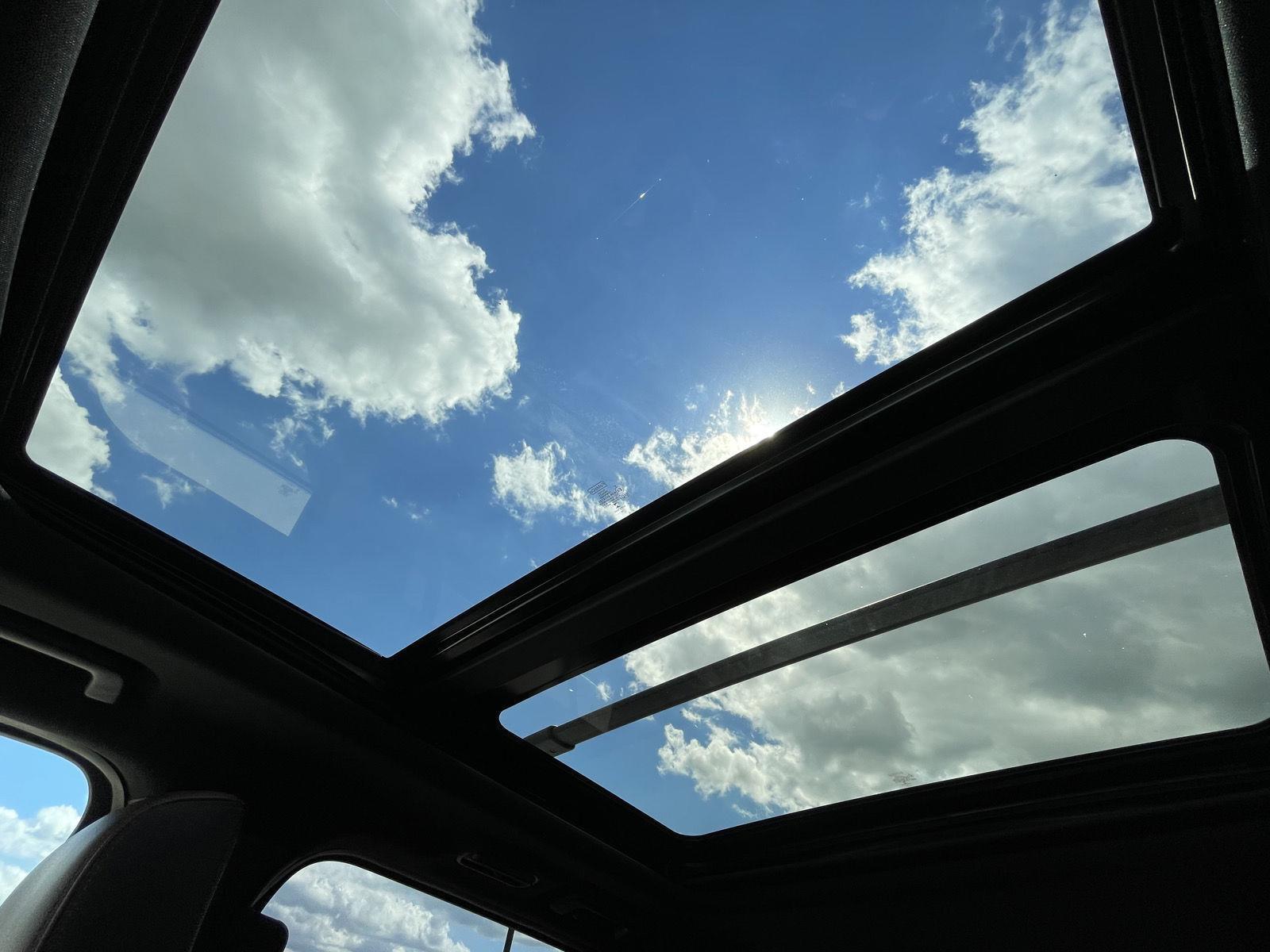 Vehicle photo 24
