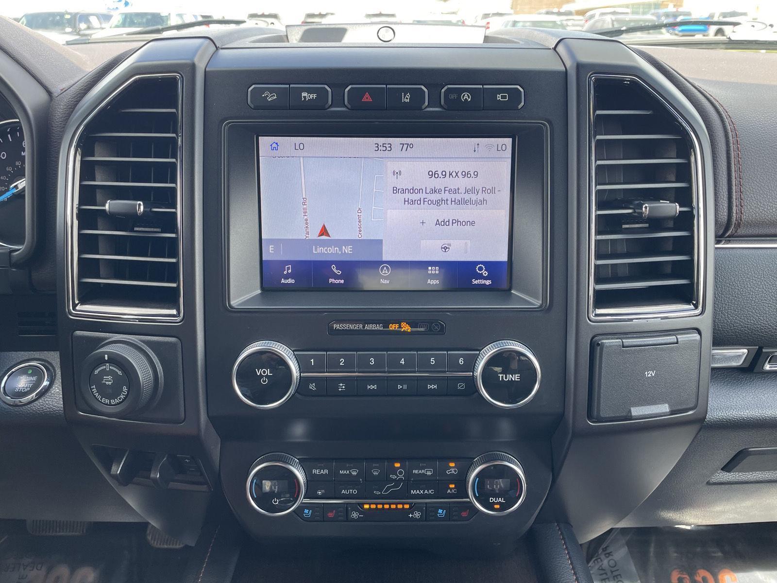 Vehicle photo 25