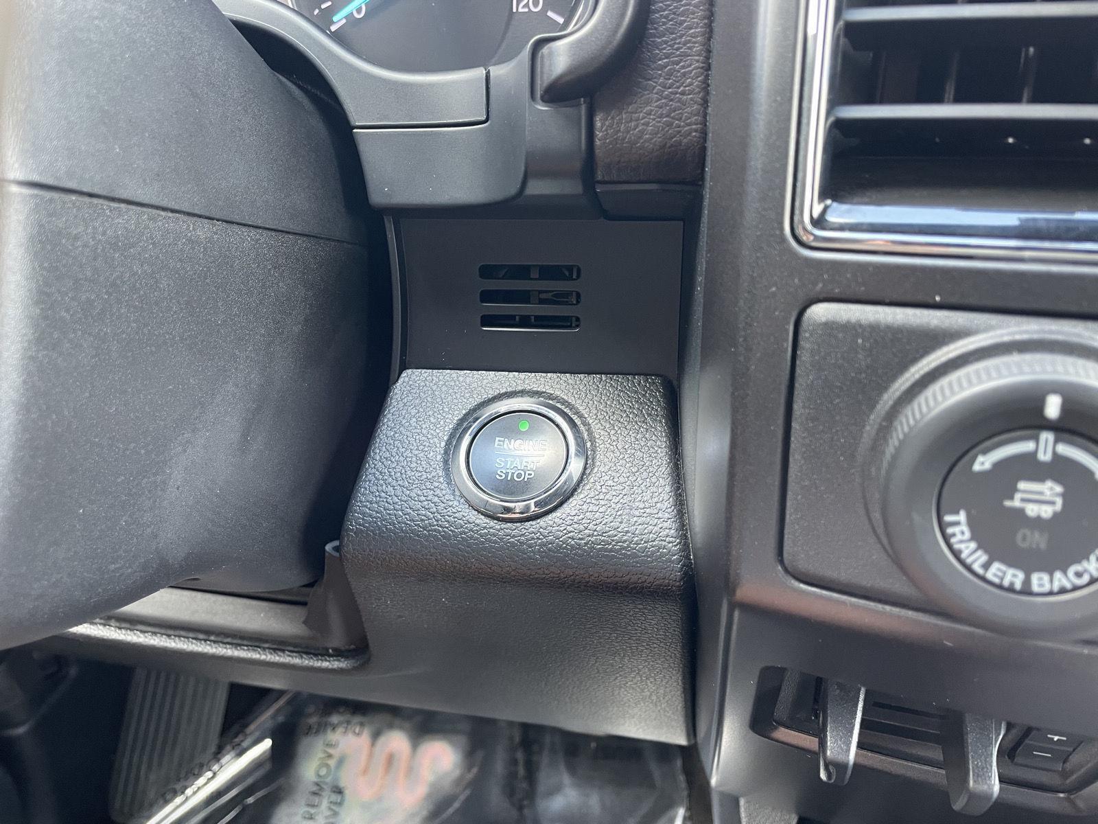 Vehicle photo 29