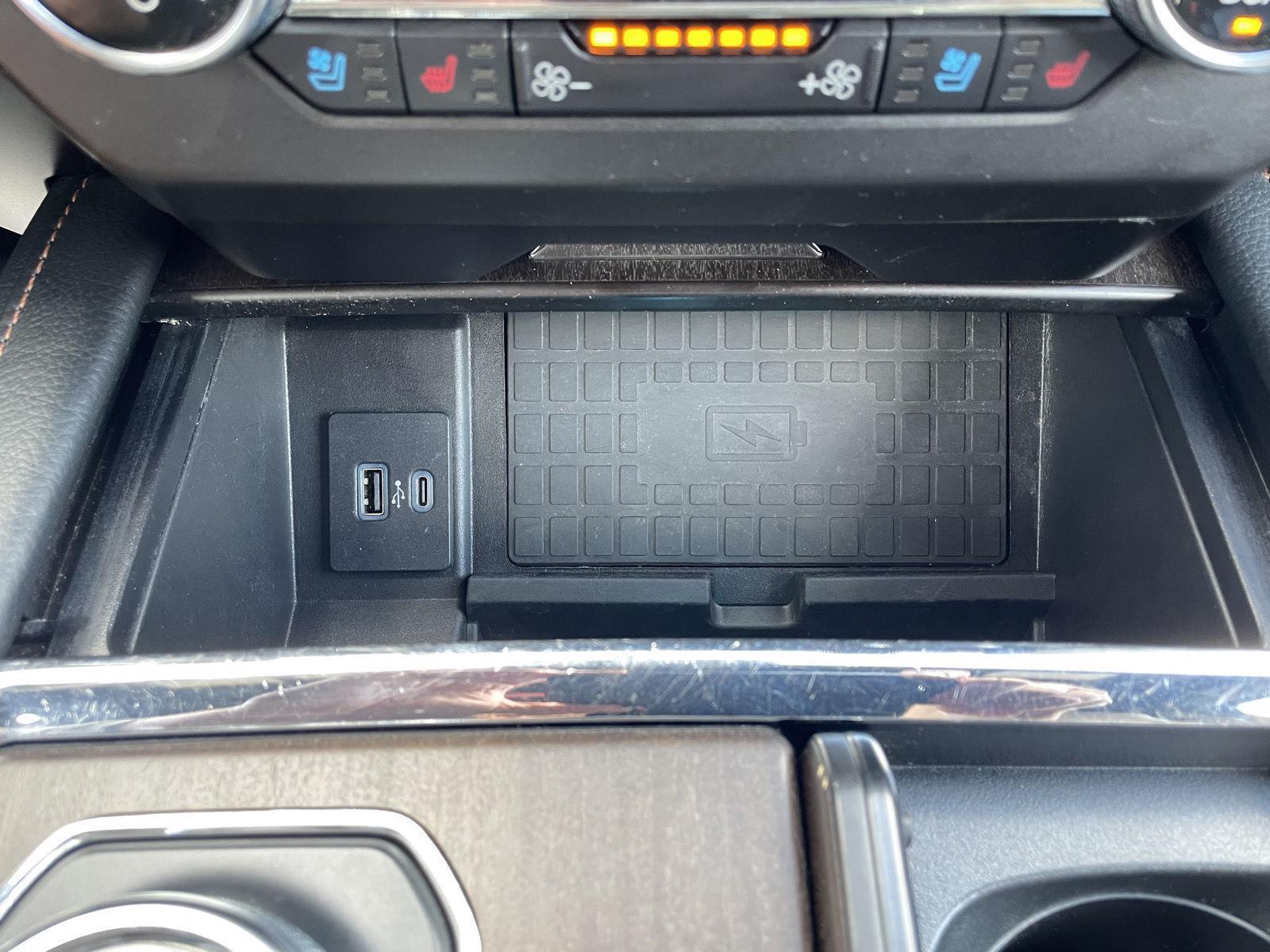 Vehicle photo 34
