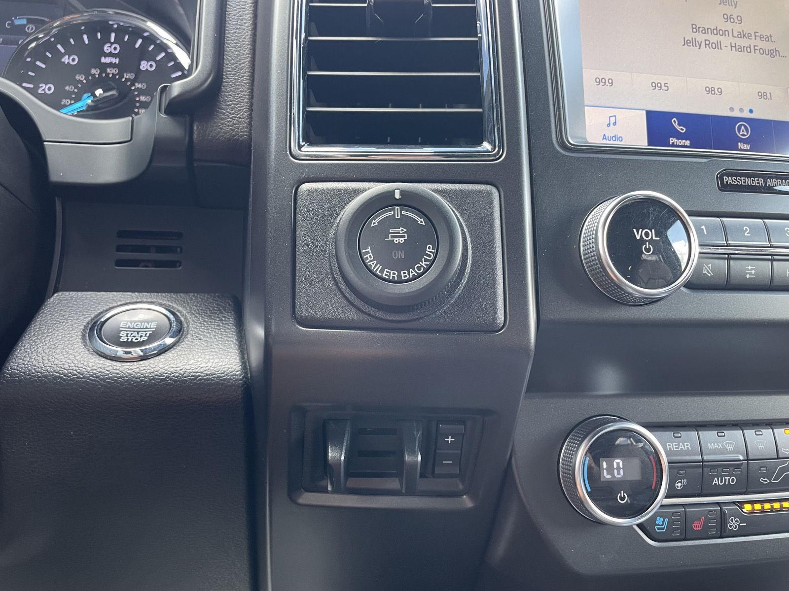 Vehicle photo 35