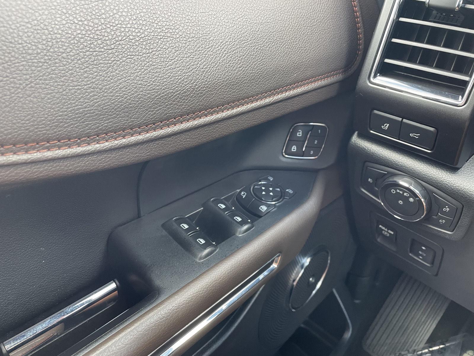 Vehicle photo 36