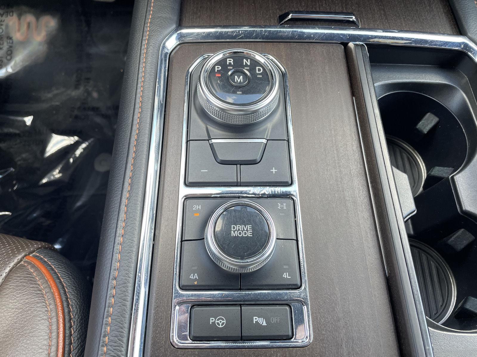 Vehicle photo 37