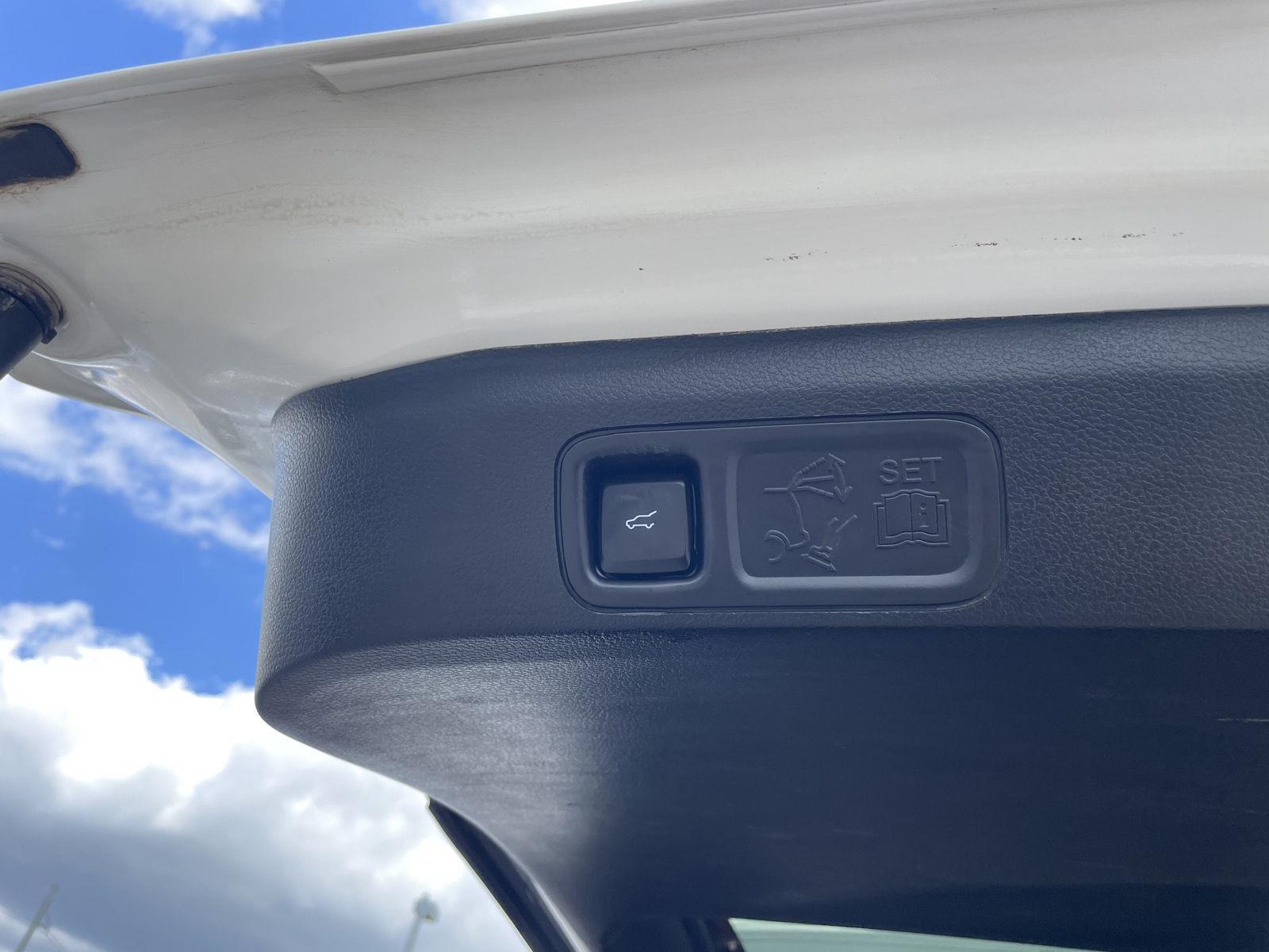 Vehicle photo 45