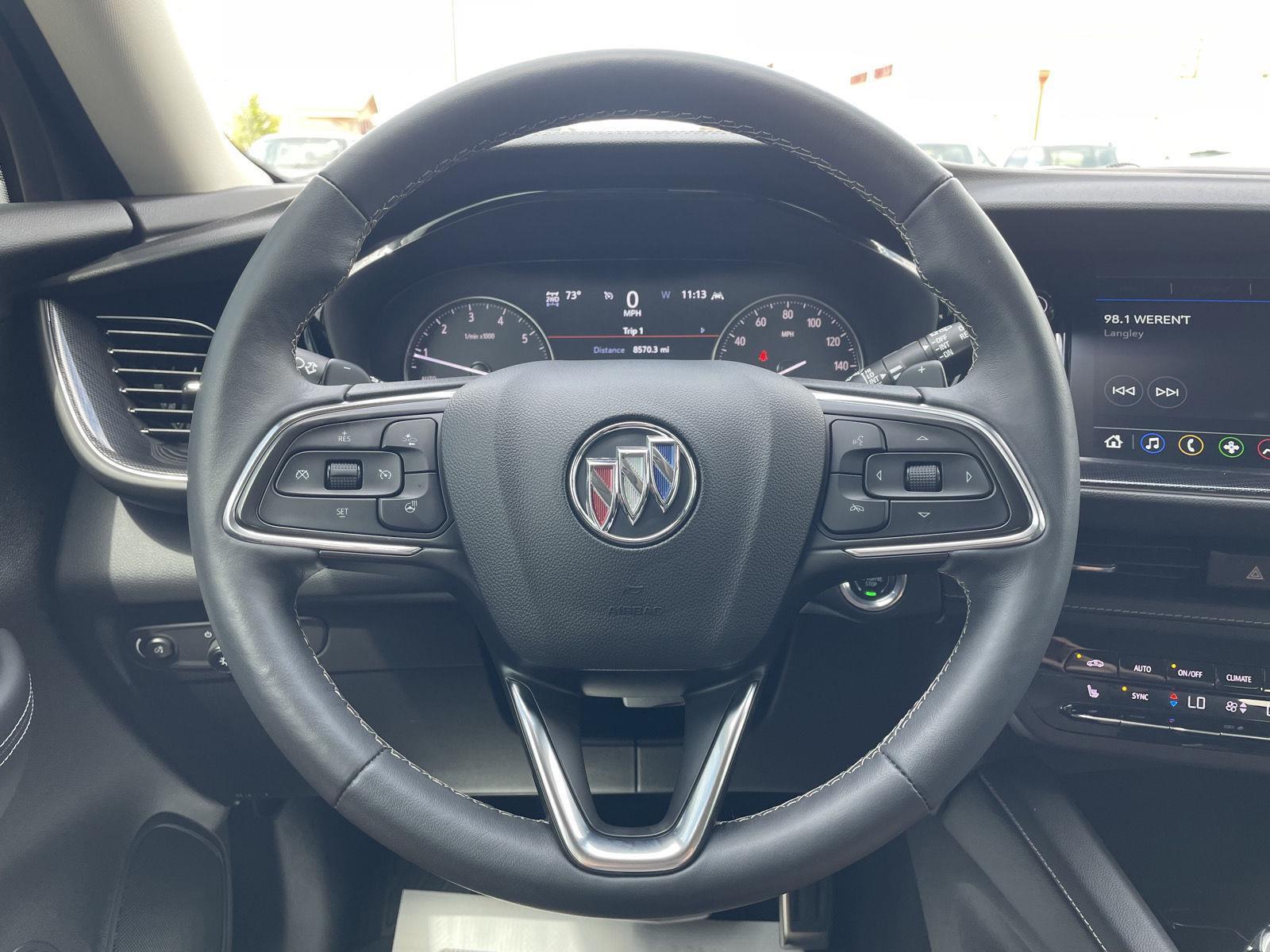 Vehicle photo 11