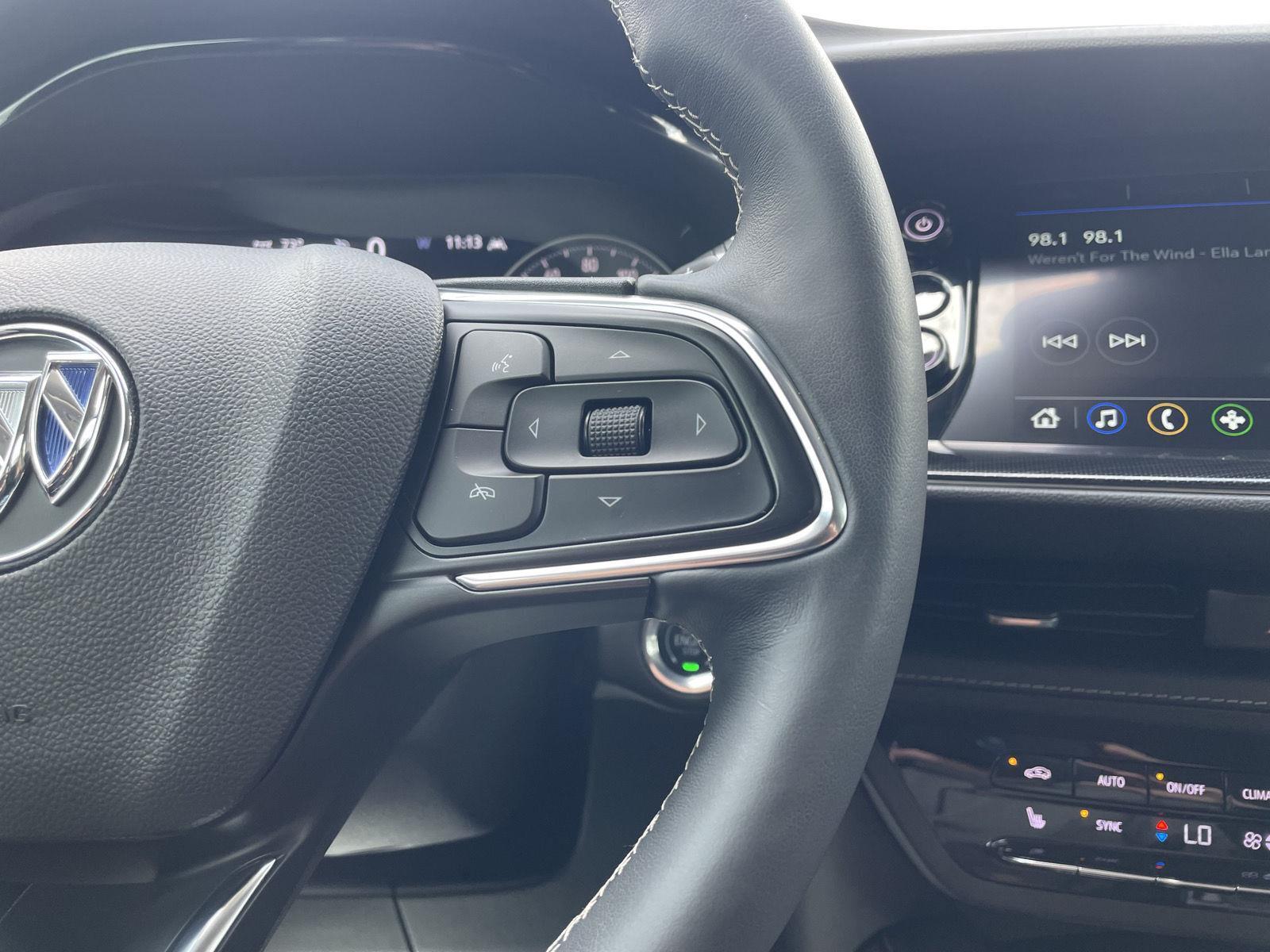 Vehicle photo 13