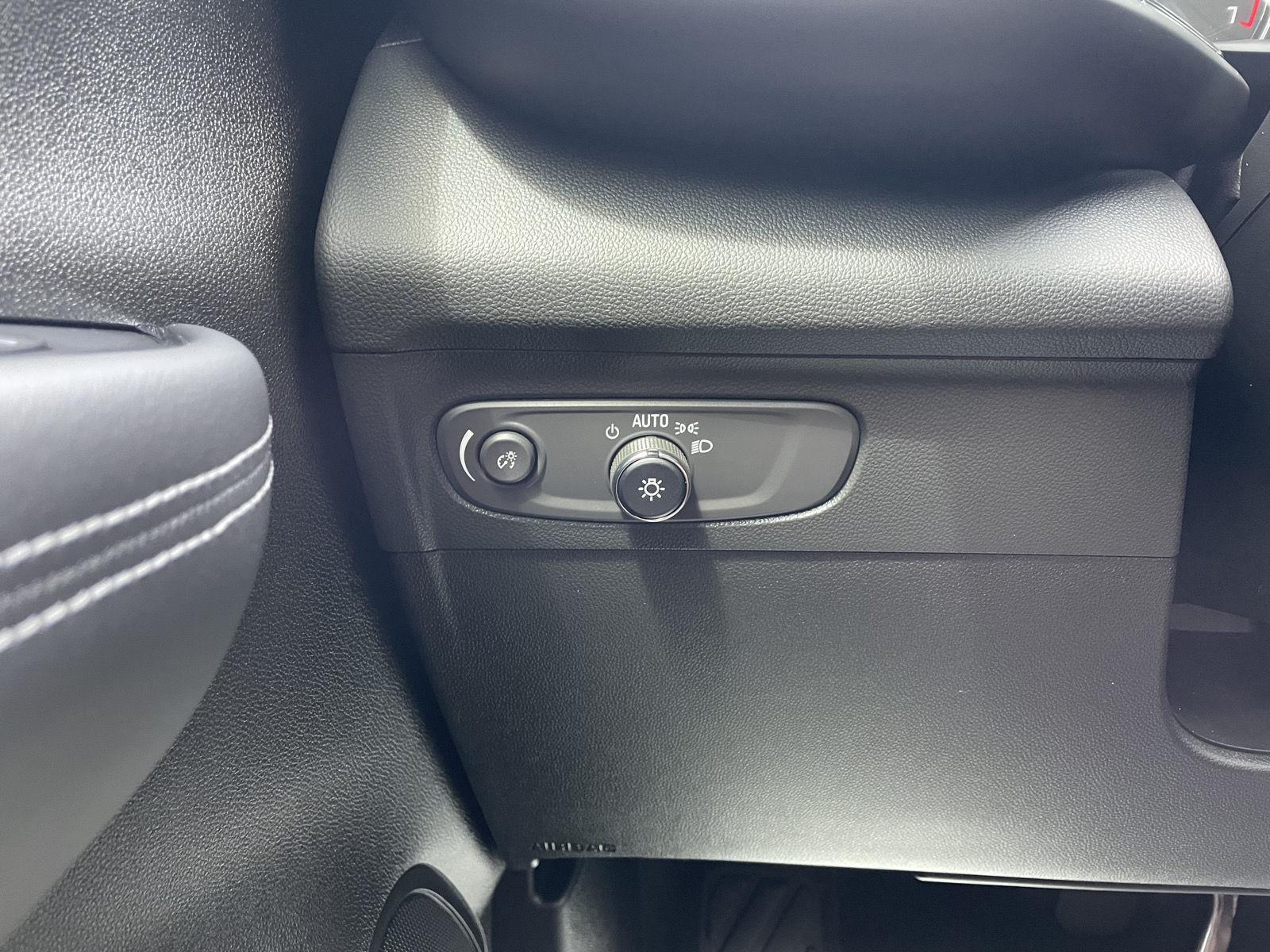 Vehicle photo 15