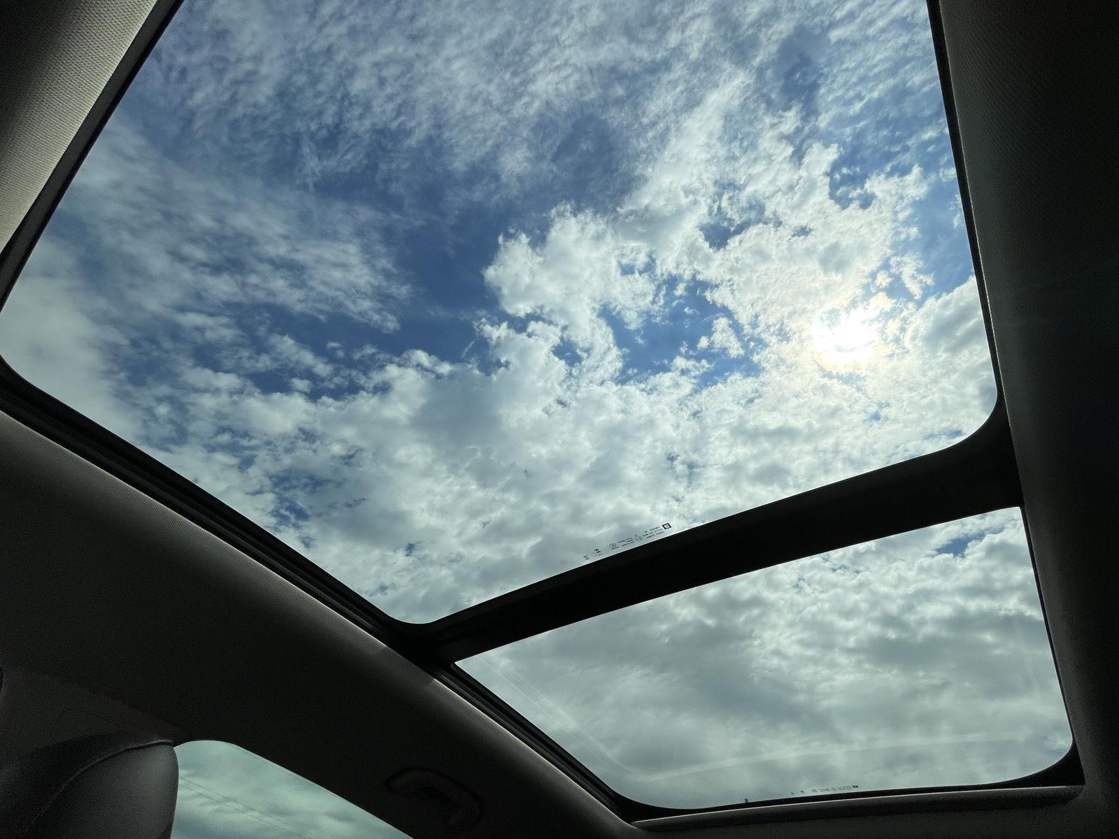 Vehicle photo 21