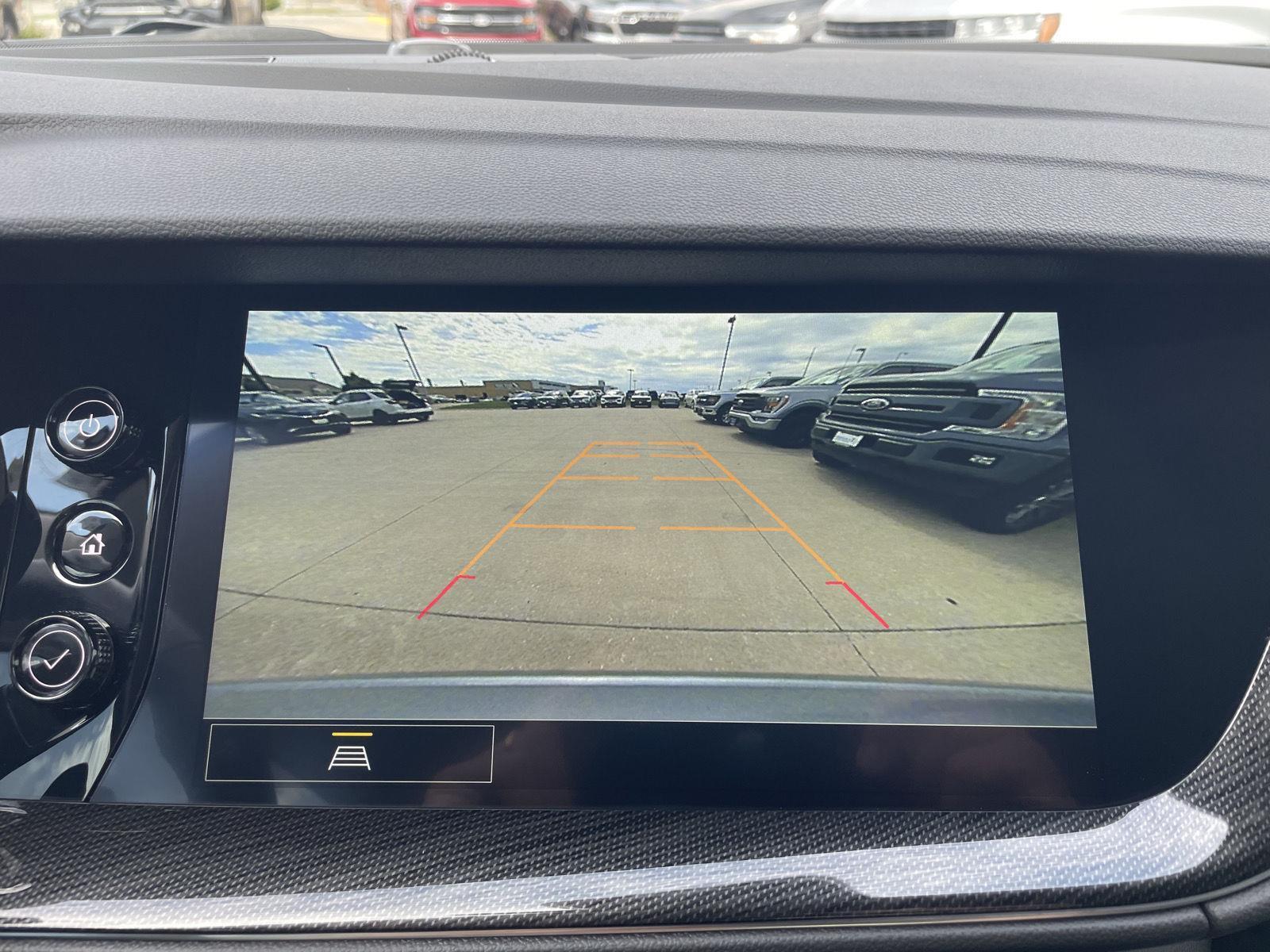 Vehicle photo 23