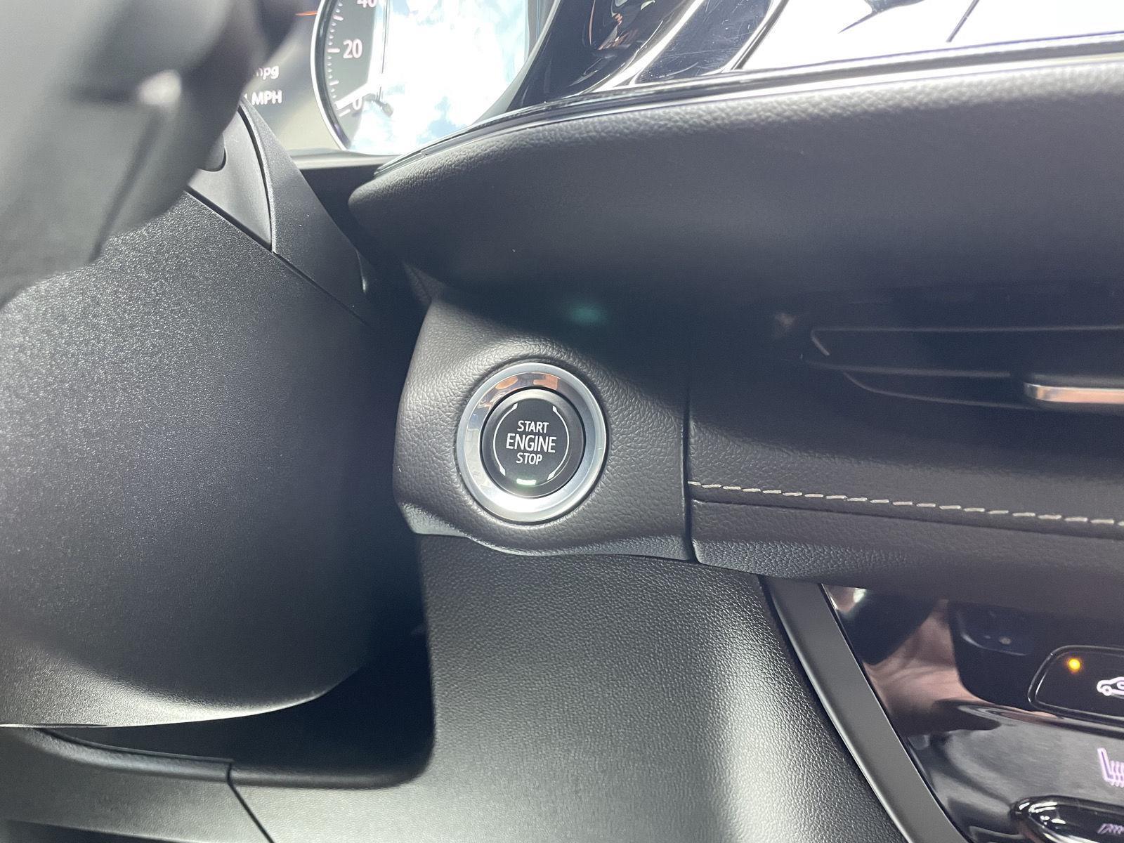 Vehicle photo 24