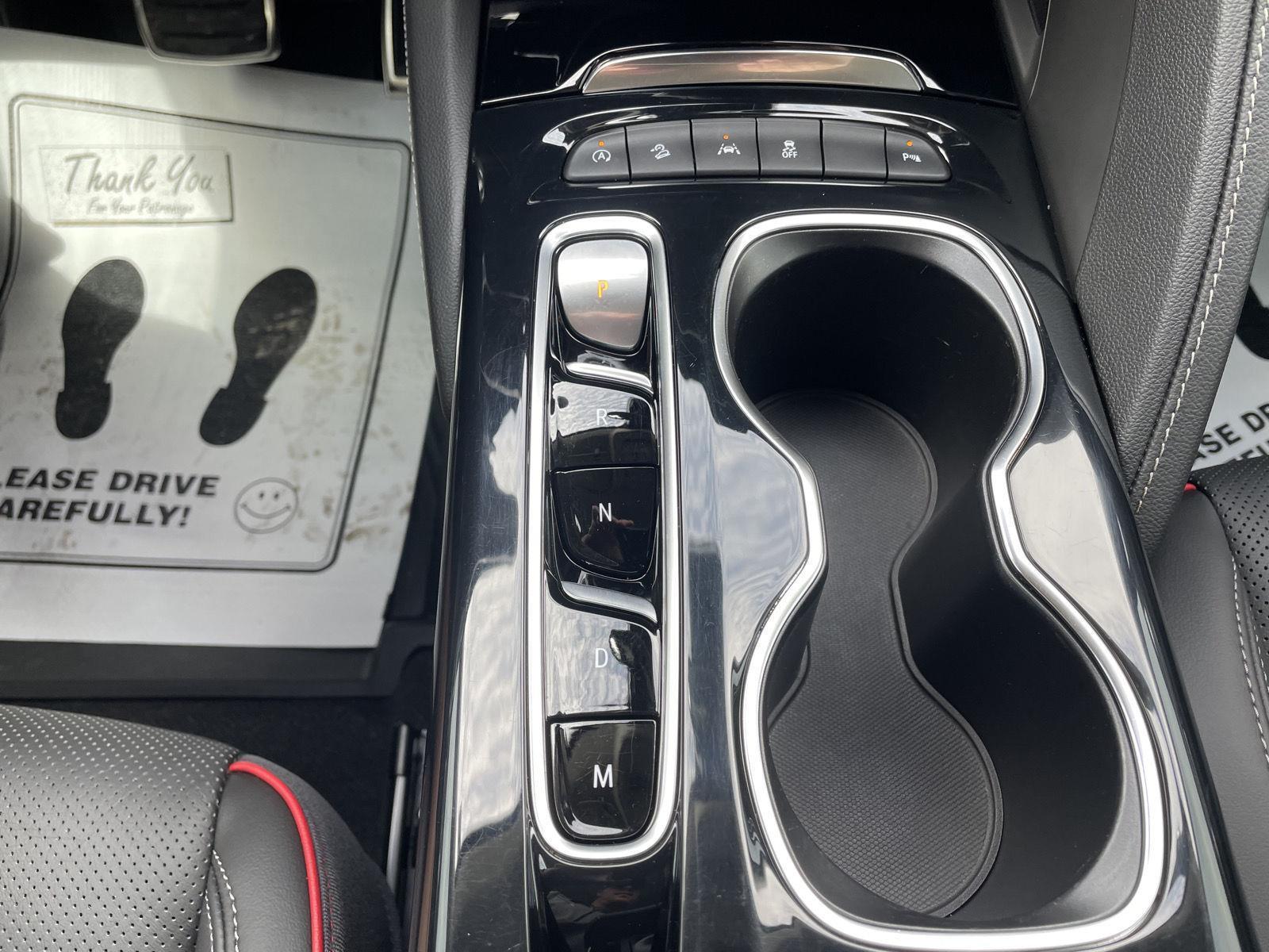 Vehicle photo 30
