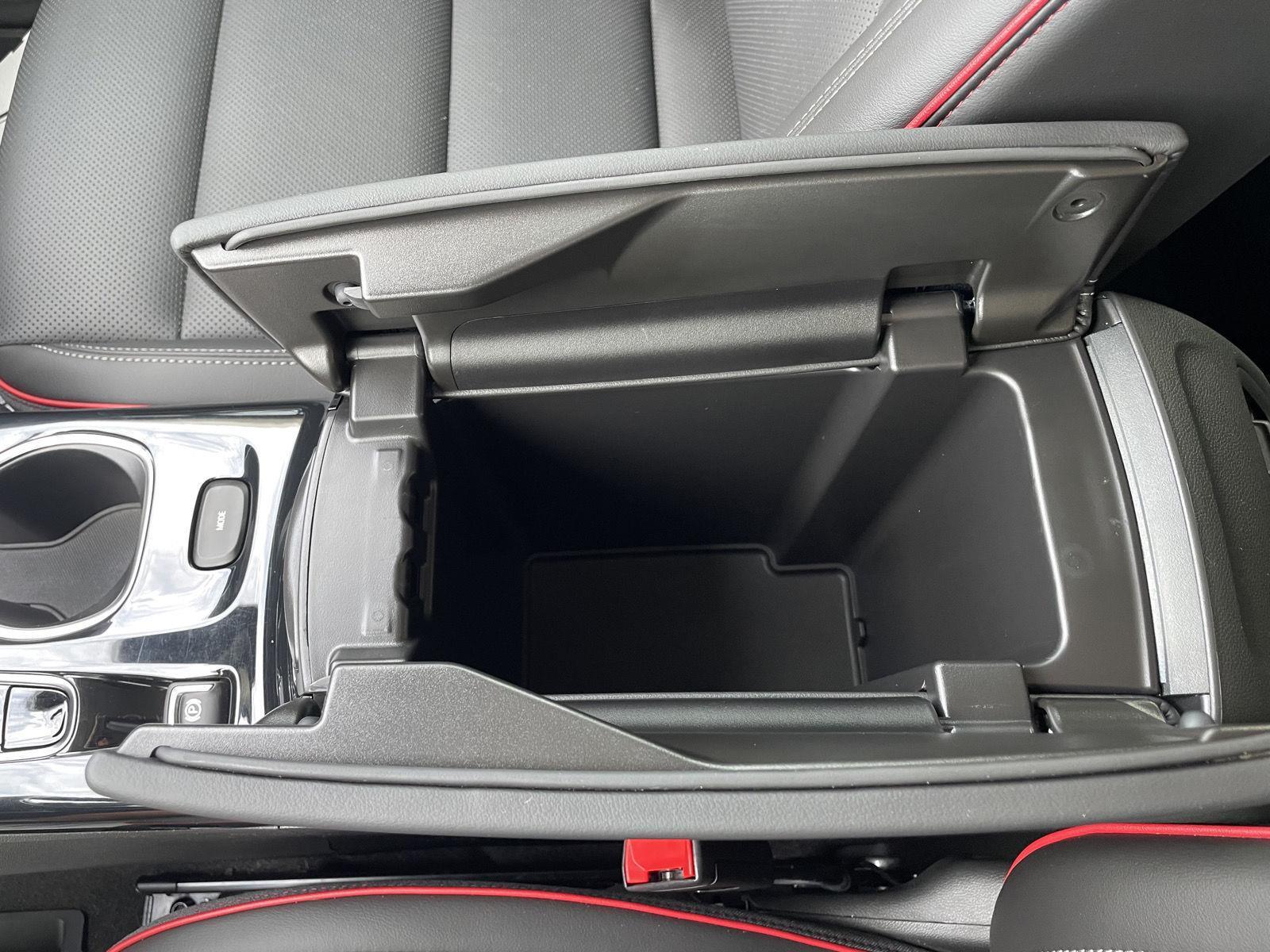 Vehicle photo 31