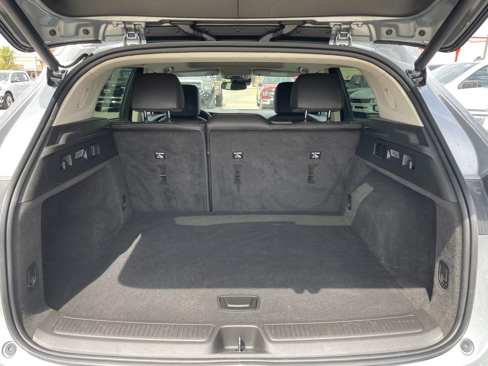 Vehicle photo 35