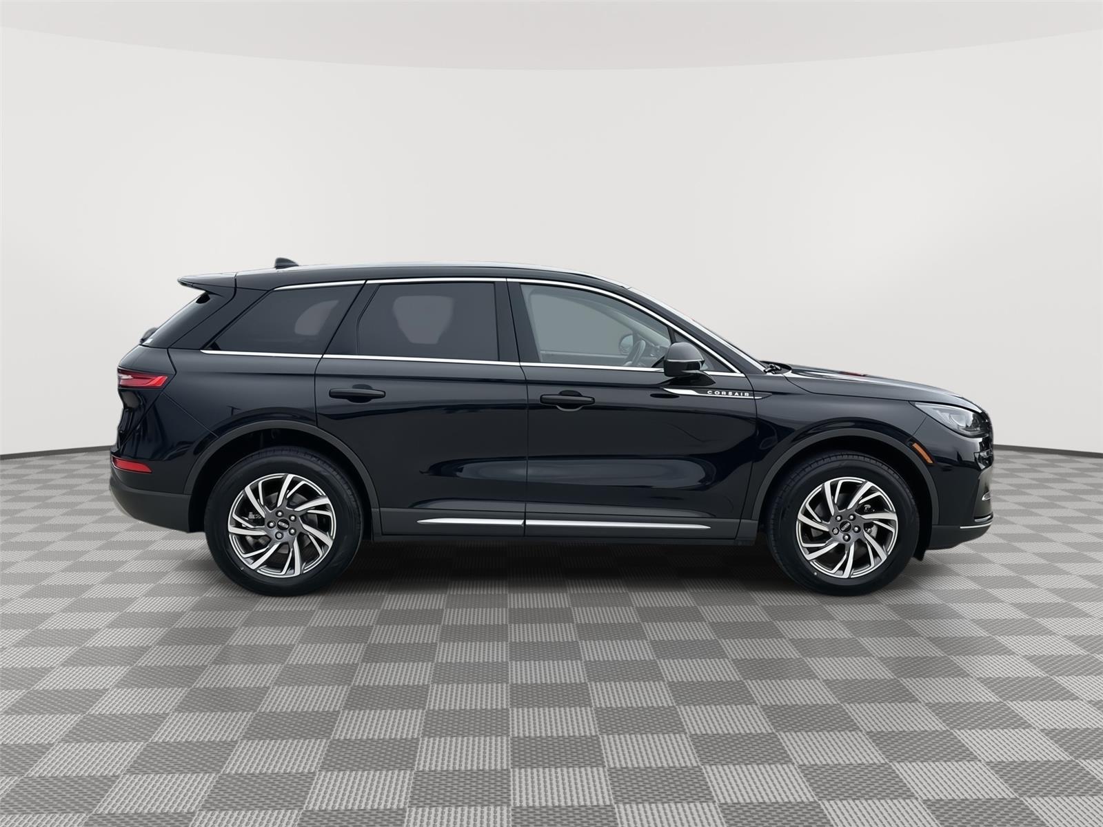 Vehicle photo 6