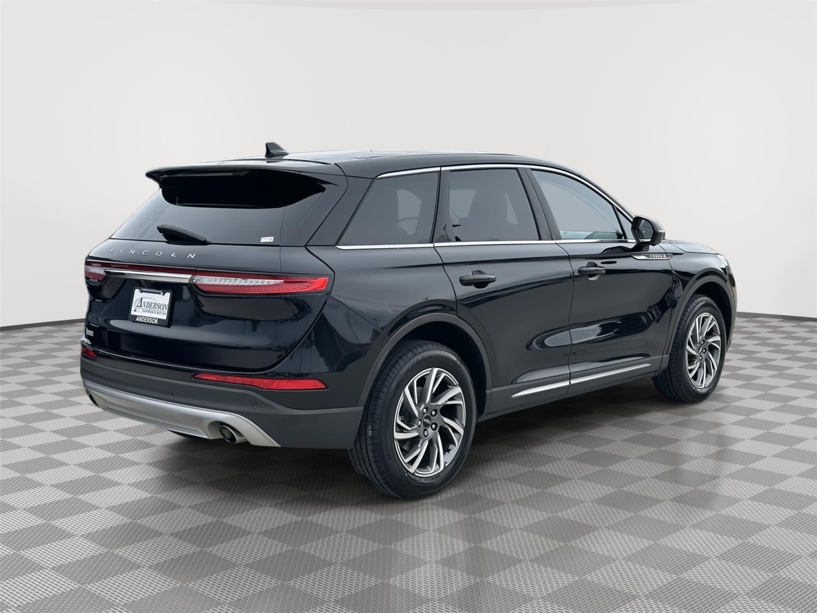 Vehicle photo 7