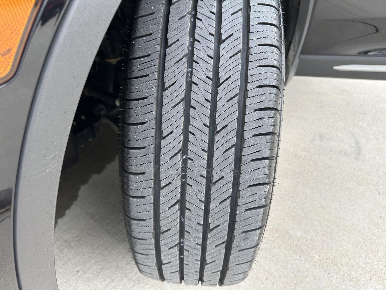 Vehicle photo 11