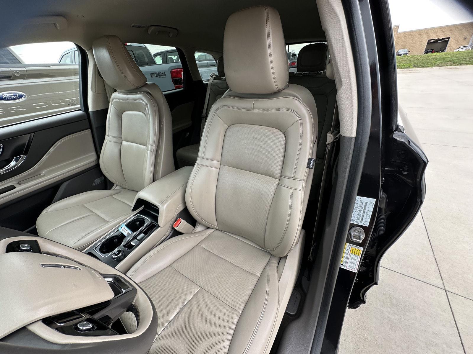 Vehicle photo 18