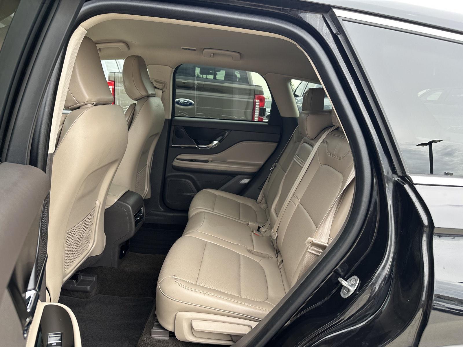 Vehicle photo 20