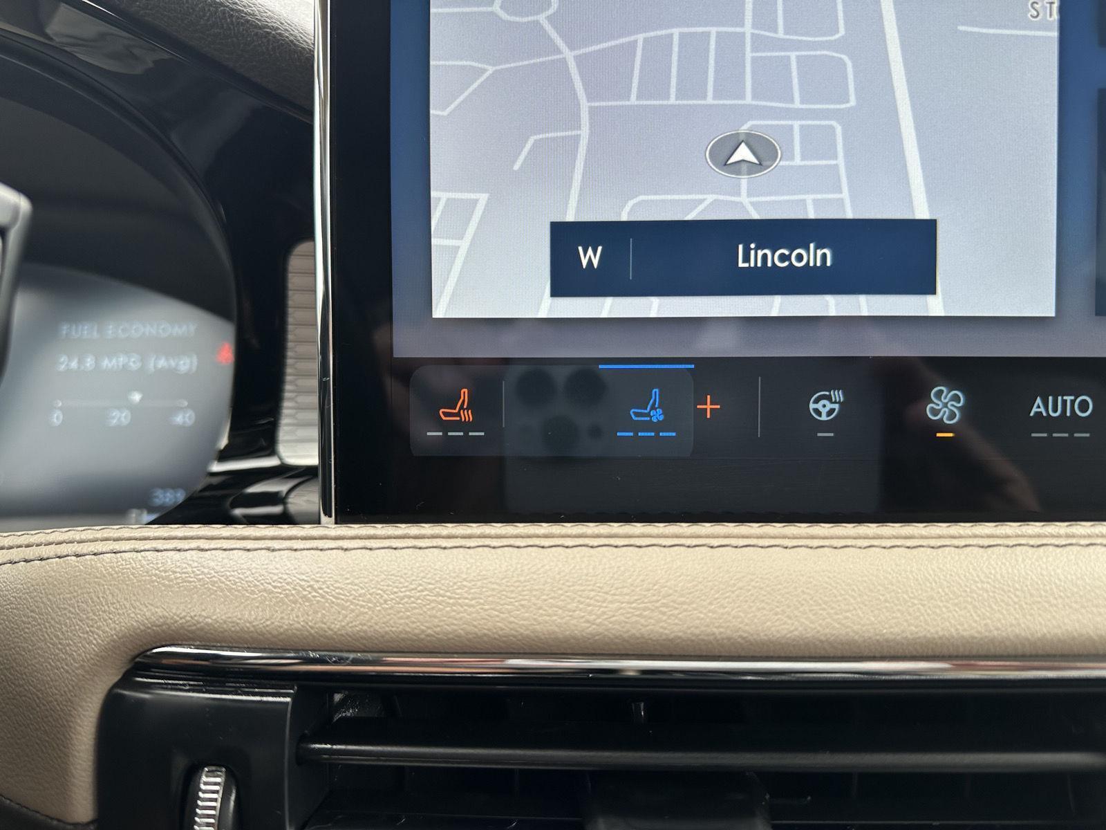 Vehicle photo 26