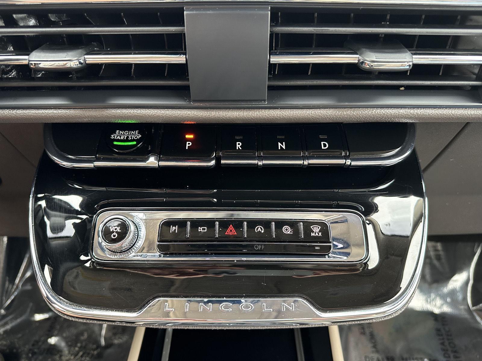Vehicle photo 28