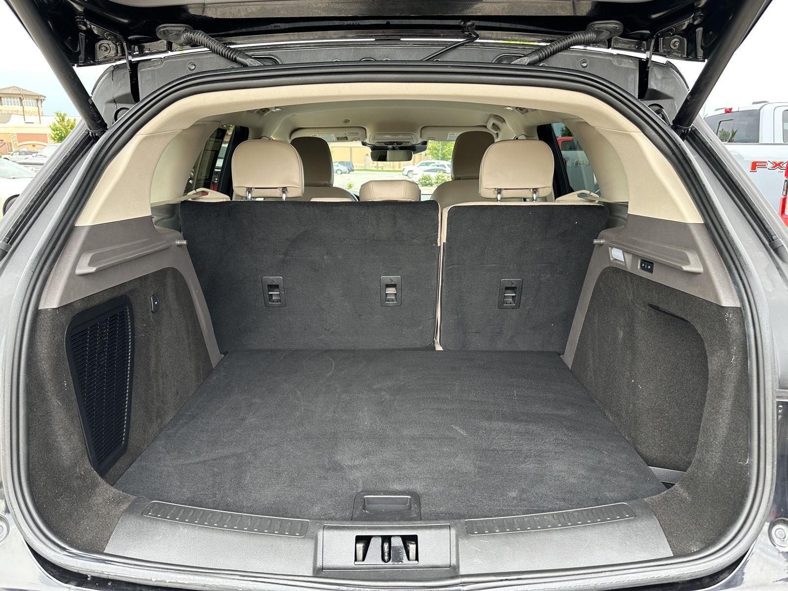 Vehicle photo 34