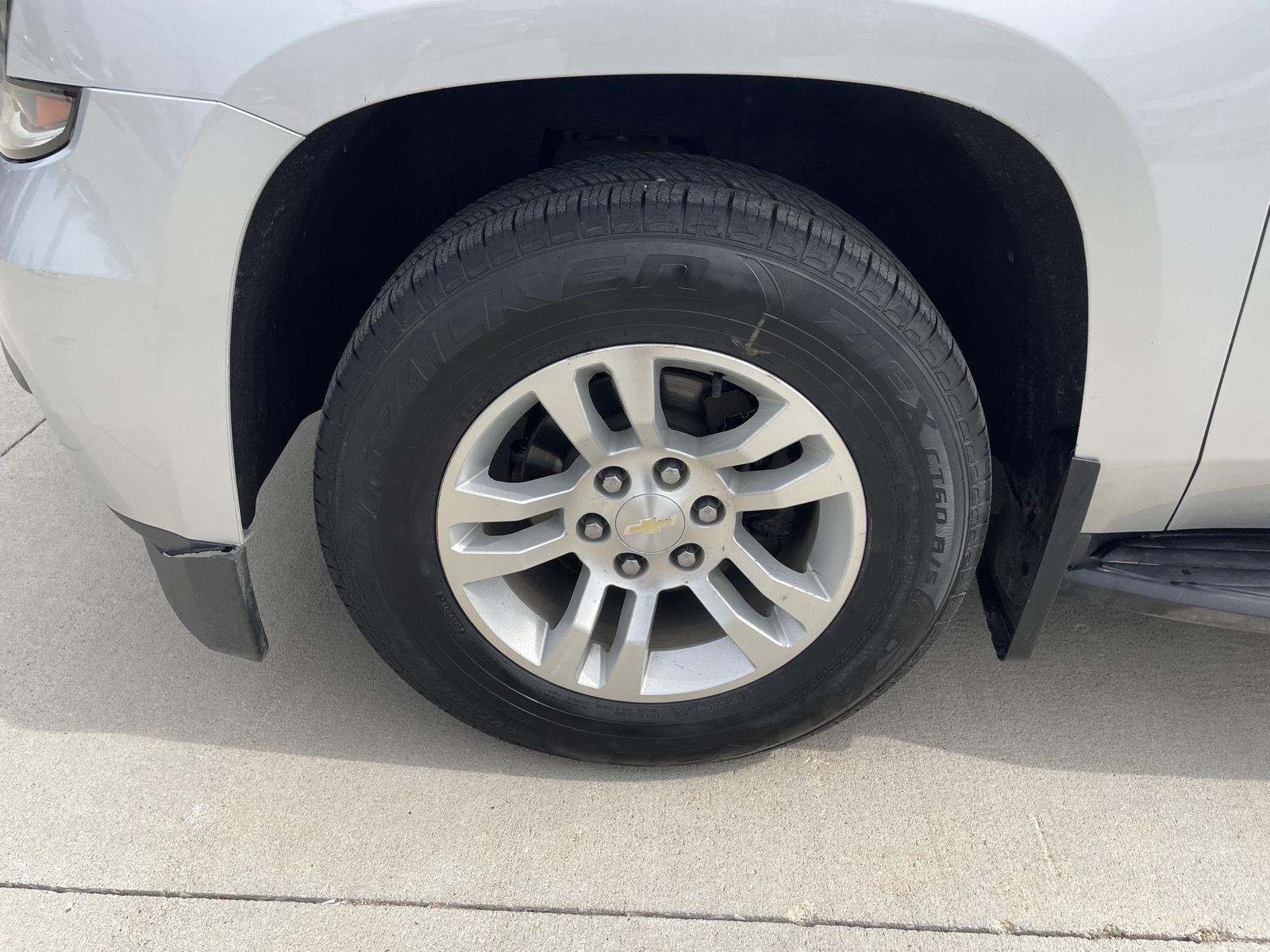 Vehicle photo 10