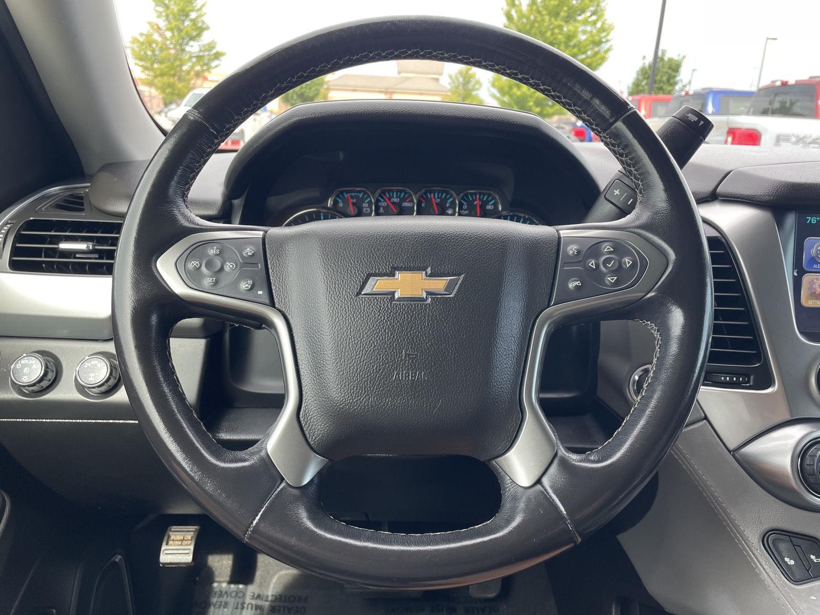 Vehicle photo 12