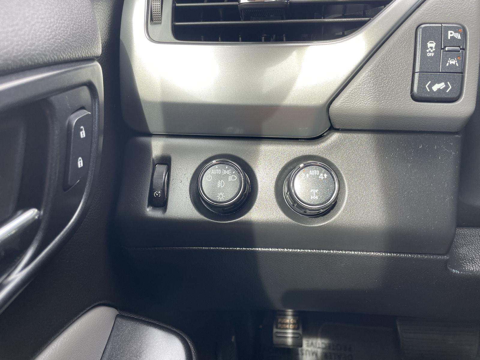 Vehicle photo 16