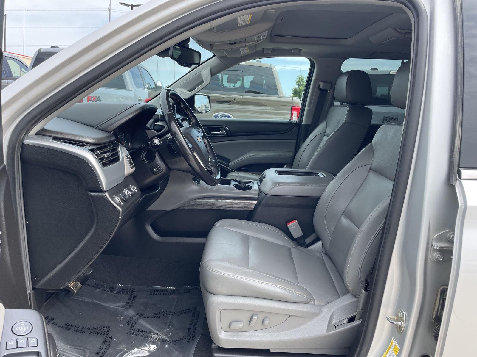 Vehicle photo 17