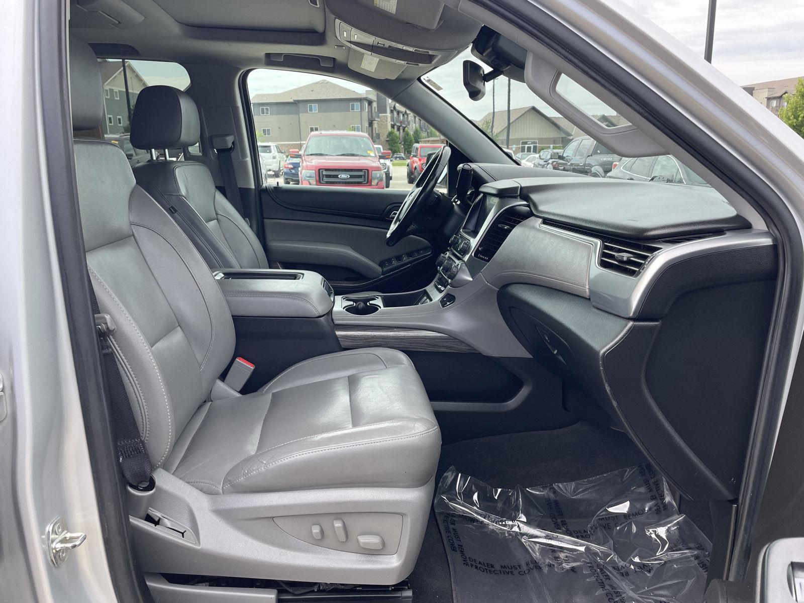 Vehicle photo 19