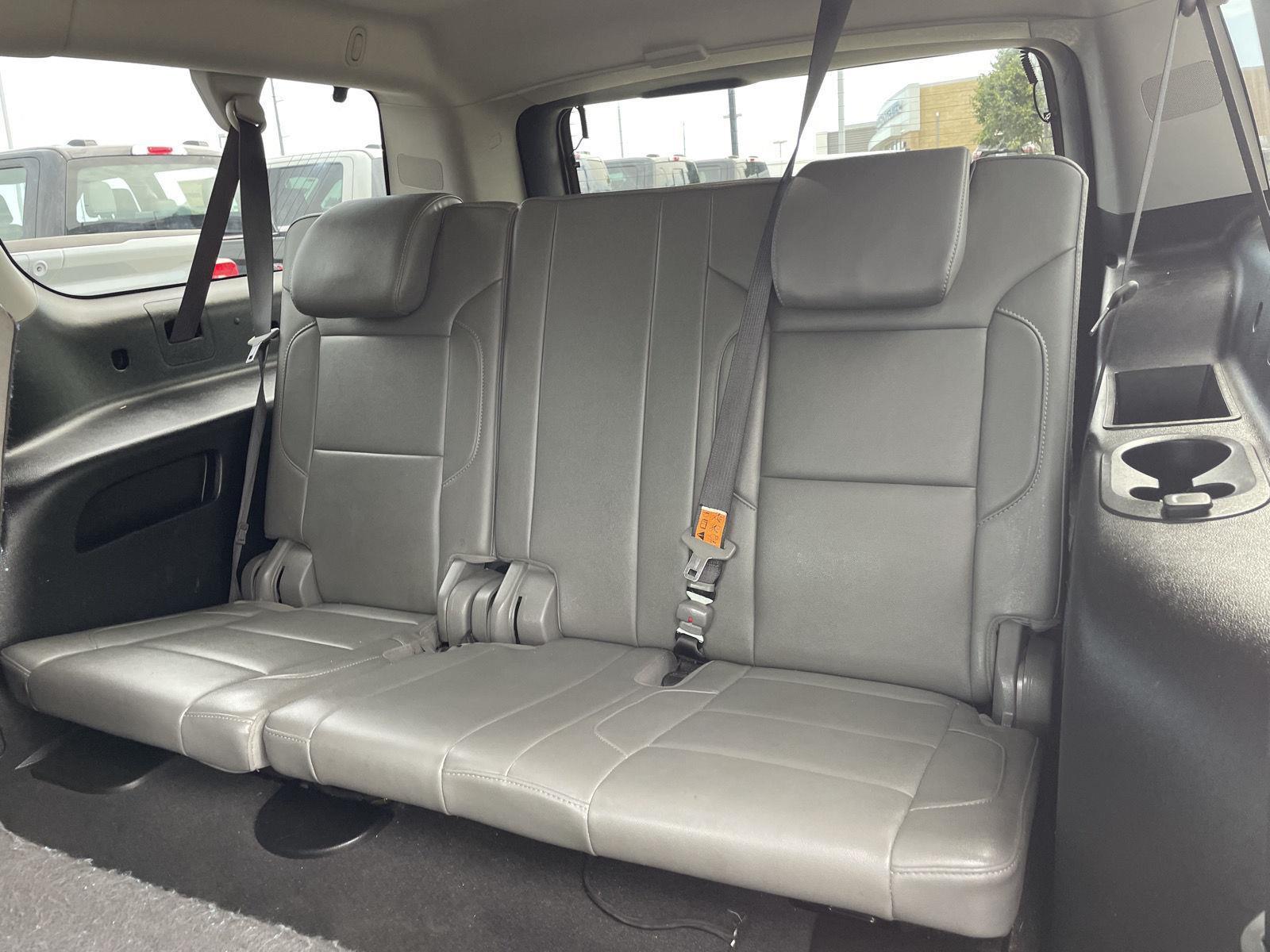 Vehicle photo 23