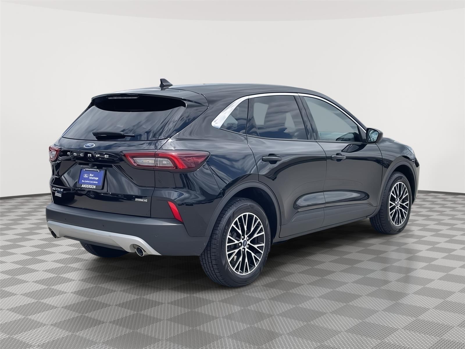 Vehicle photo 7