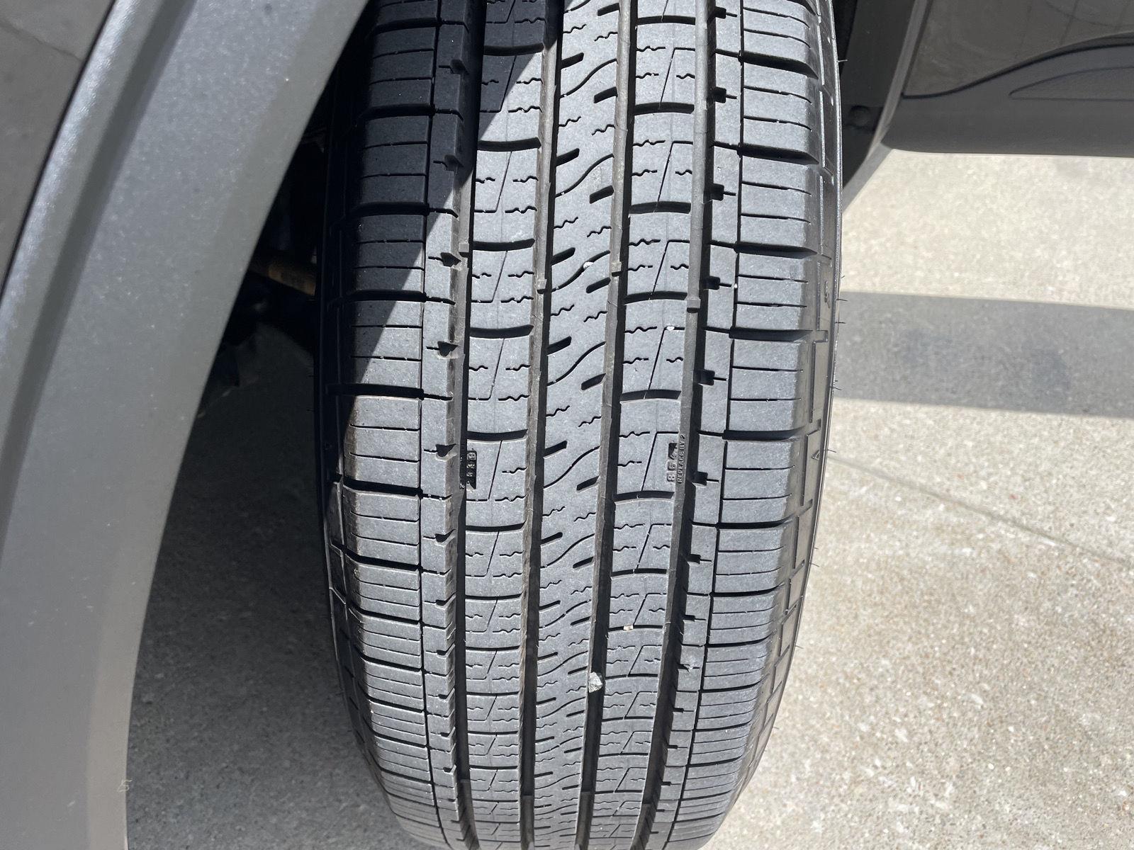 Vehicle photo 11