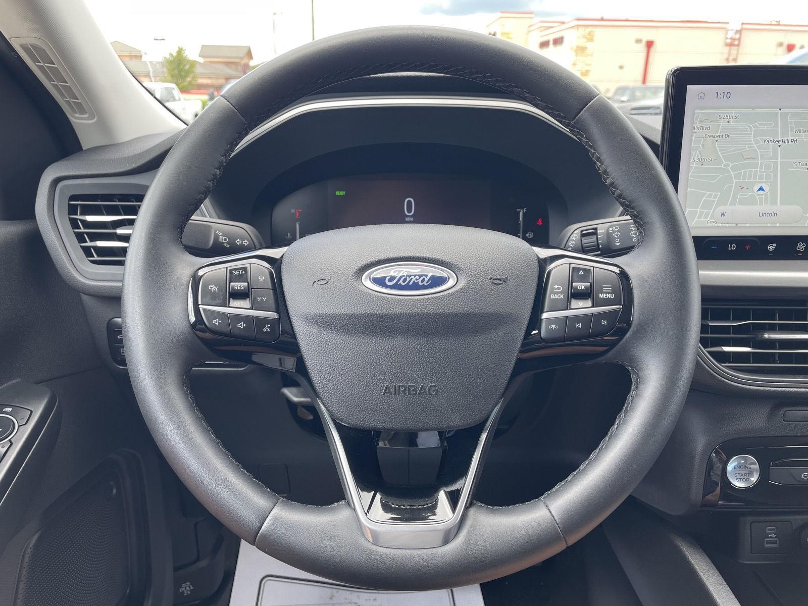 Vehicle photo 12