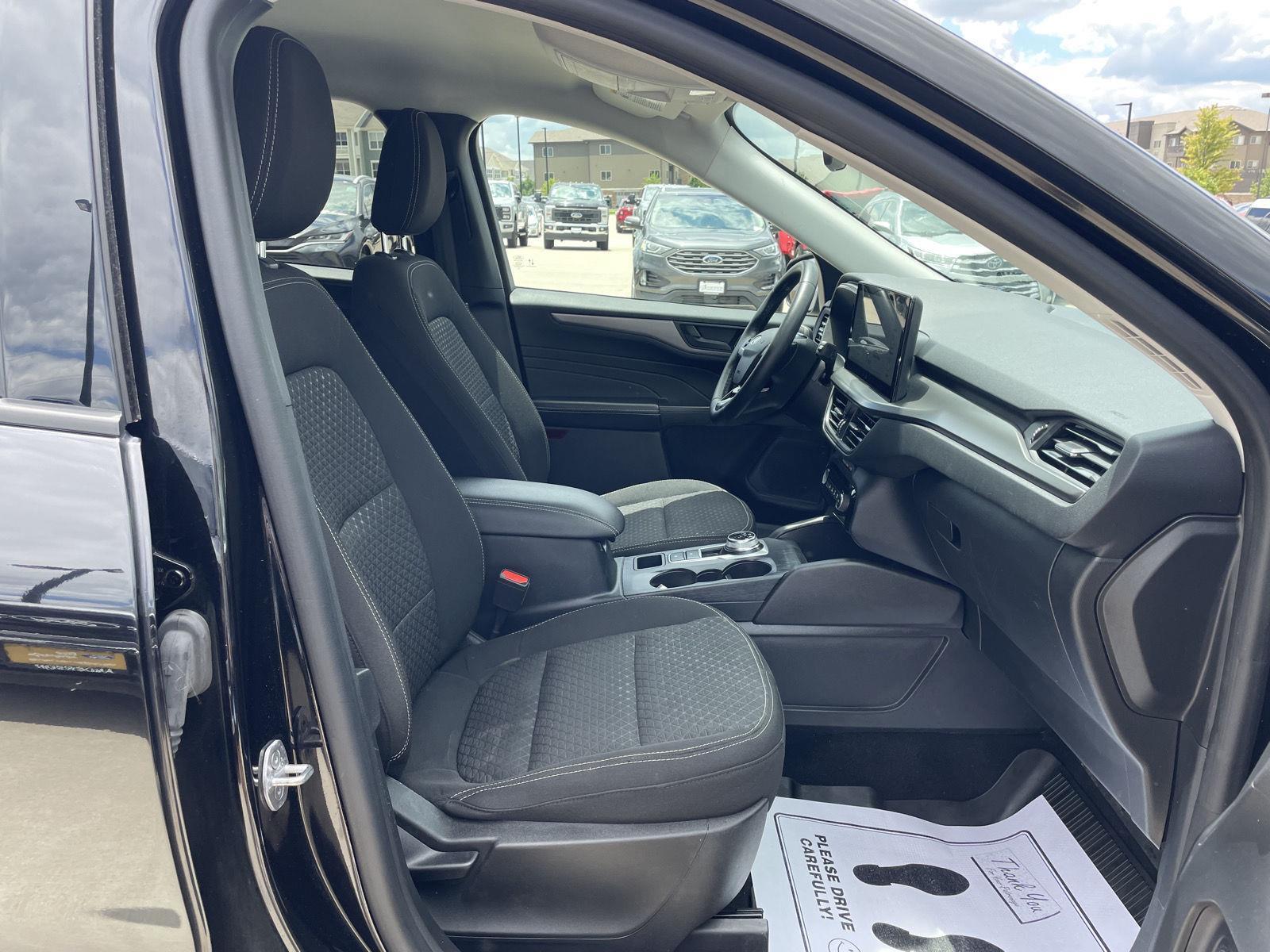 Vehicle photo 19