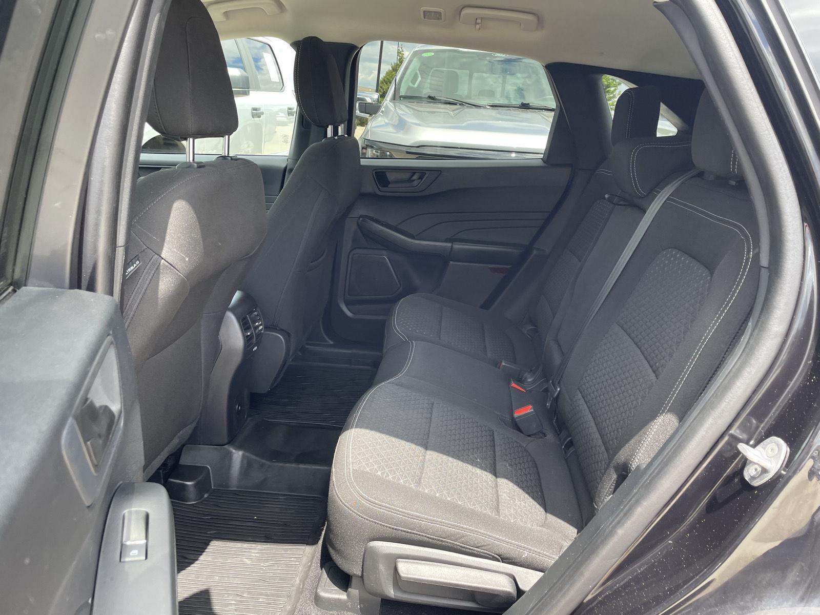 Vehicle photo 20