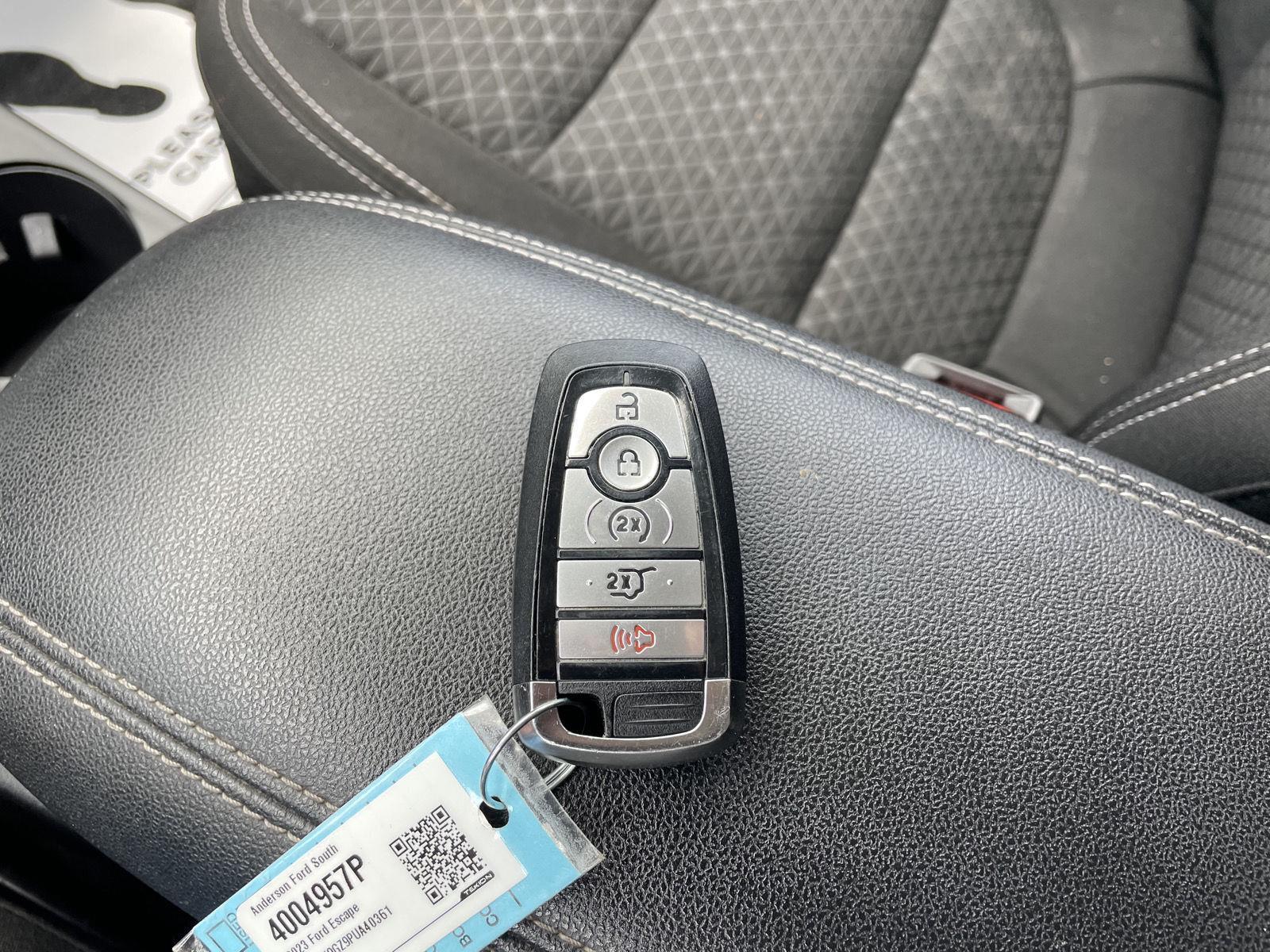 Vehicle photo 40