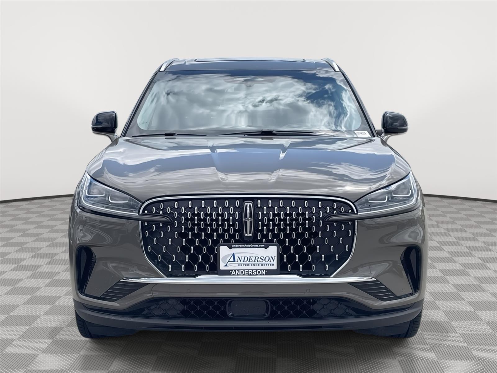 Vehicle photo 4