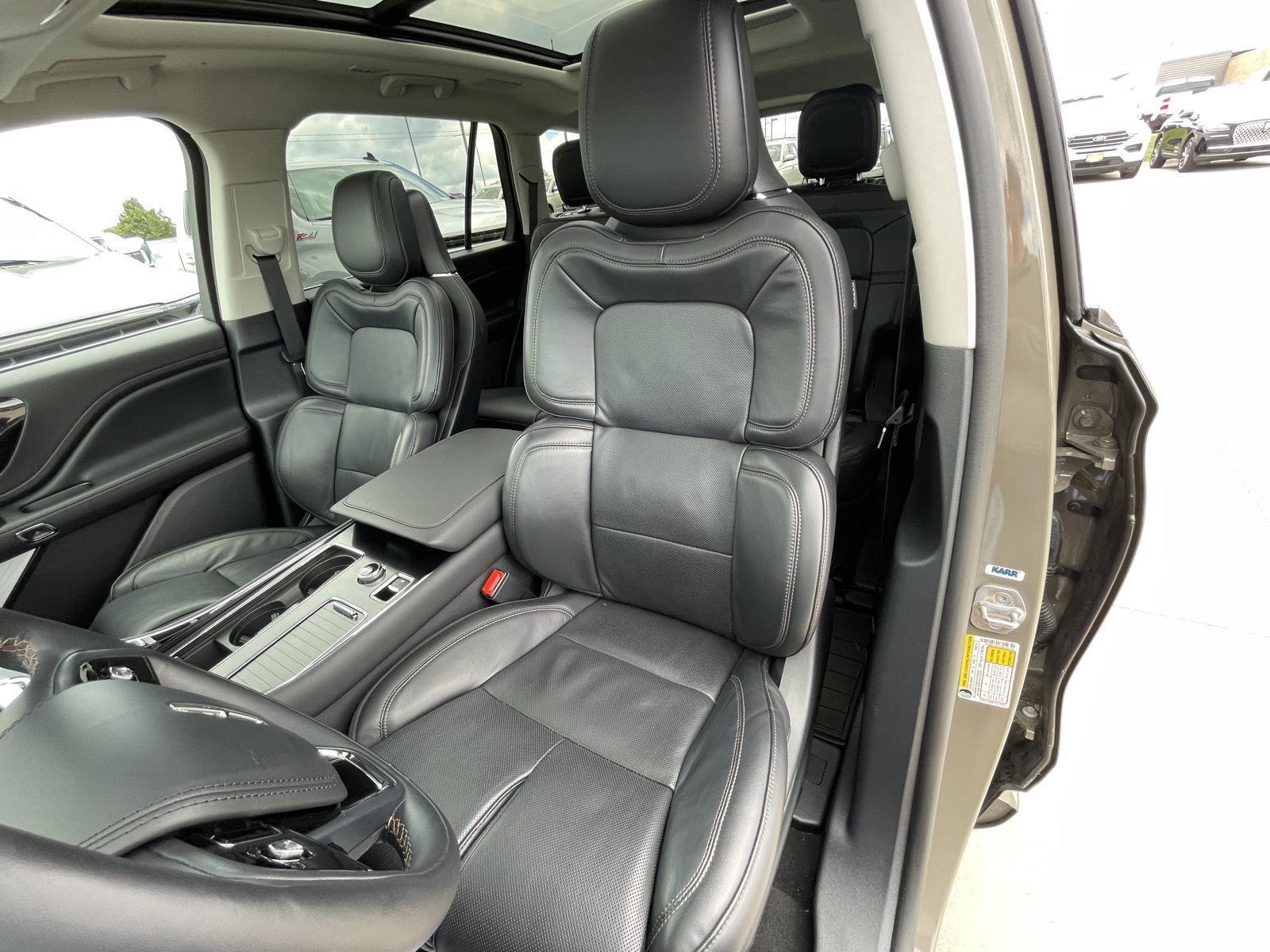 Vehicle photo 18