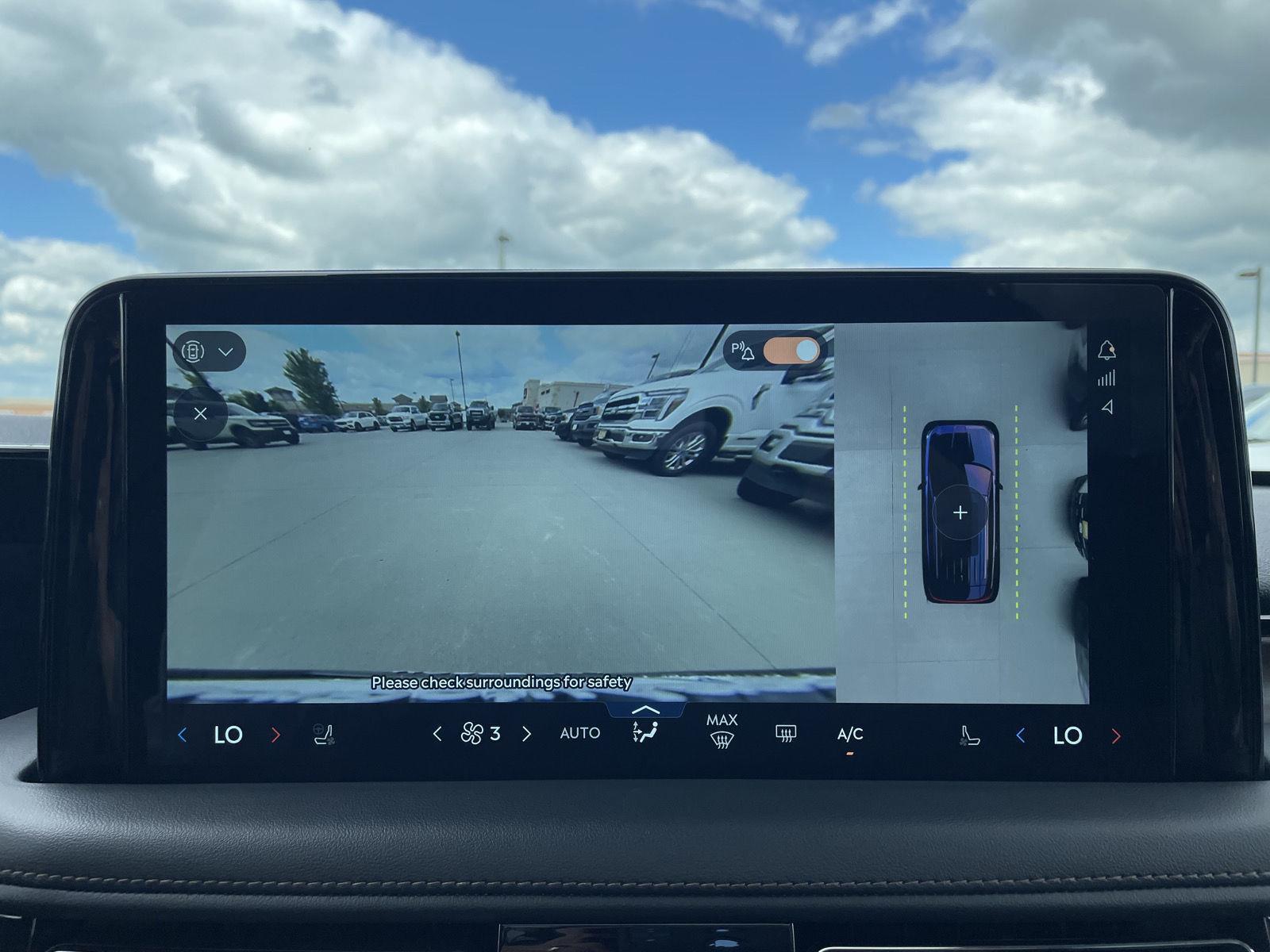 Vehicle photo 28